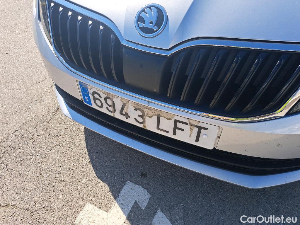  Skoda  Octavia SKODA  / 2016 / 5P / familiar Combi 1.6 TDI CR 85KW (115CV) Ambition #32