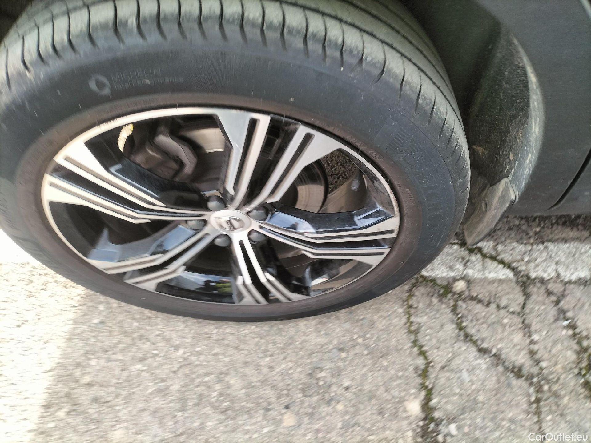  Volvo  XC 40 VOLVO XC40 / 2017 / 5P / todoterreno 1.5 T5 Twin Recharge Inscription Auto #40