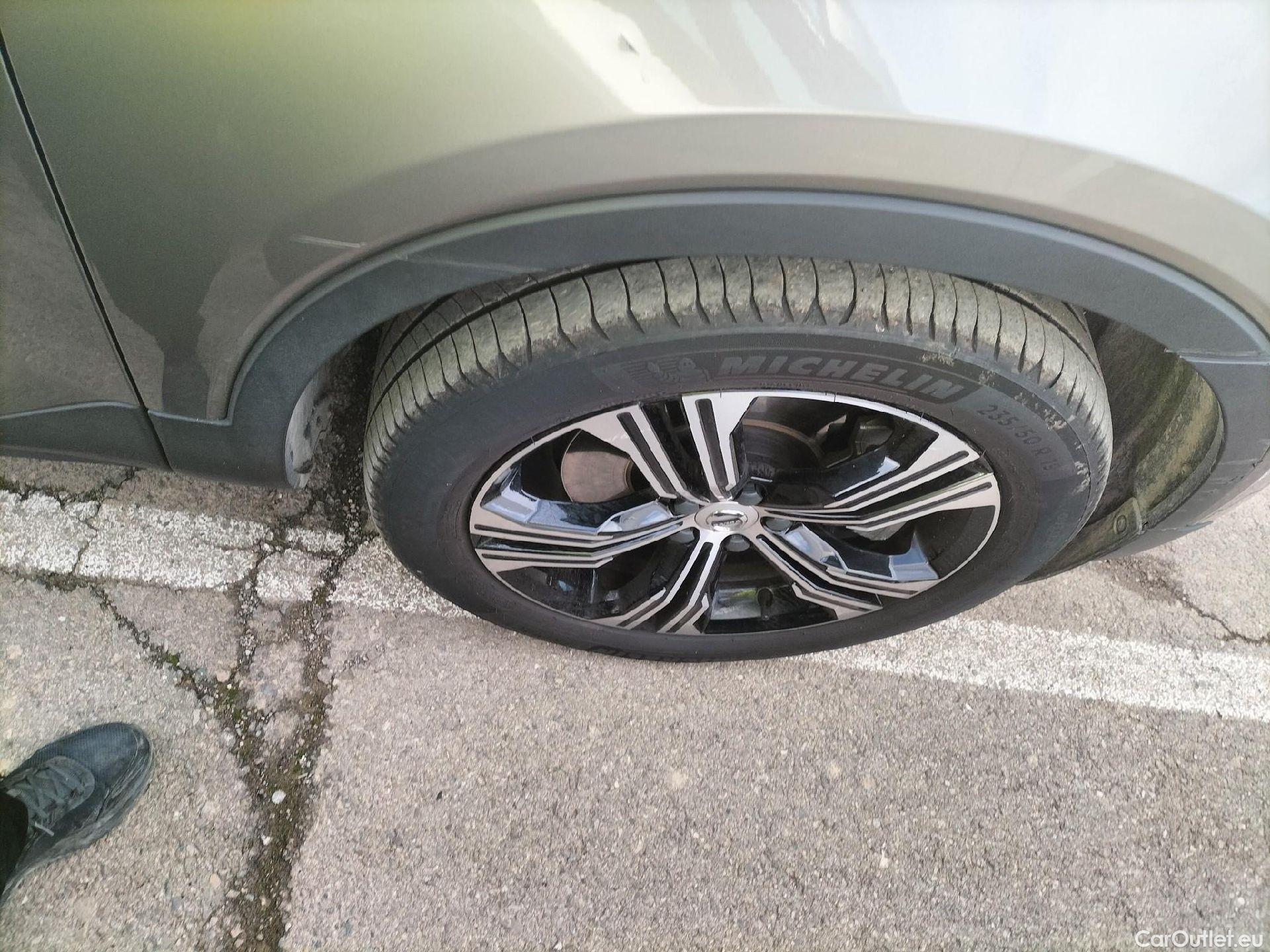  Volvo  XC 40 VOLVO XC40 / 2017 / 5P / todoterreno 1.5 T5 Twin Recharge Inscription Auto #43