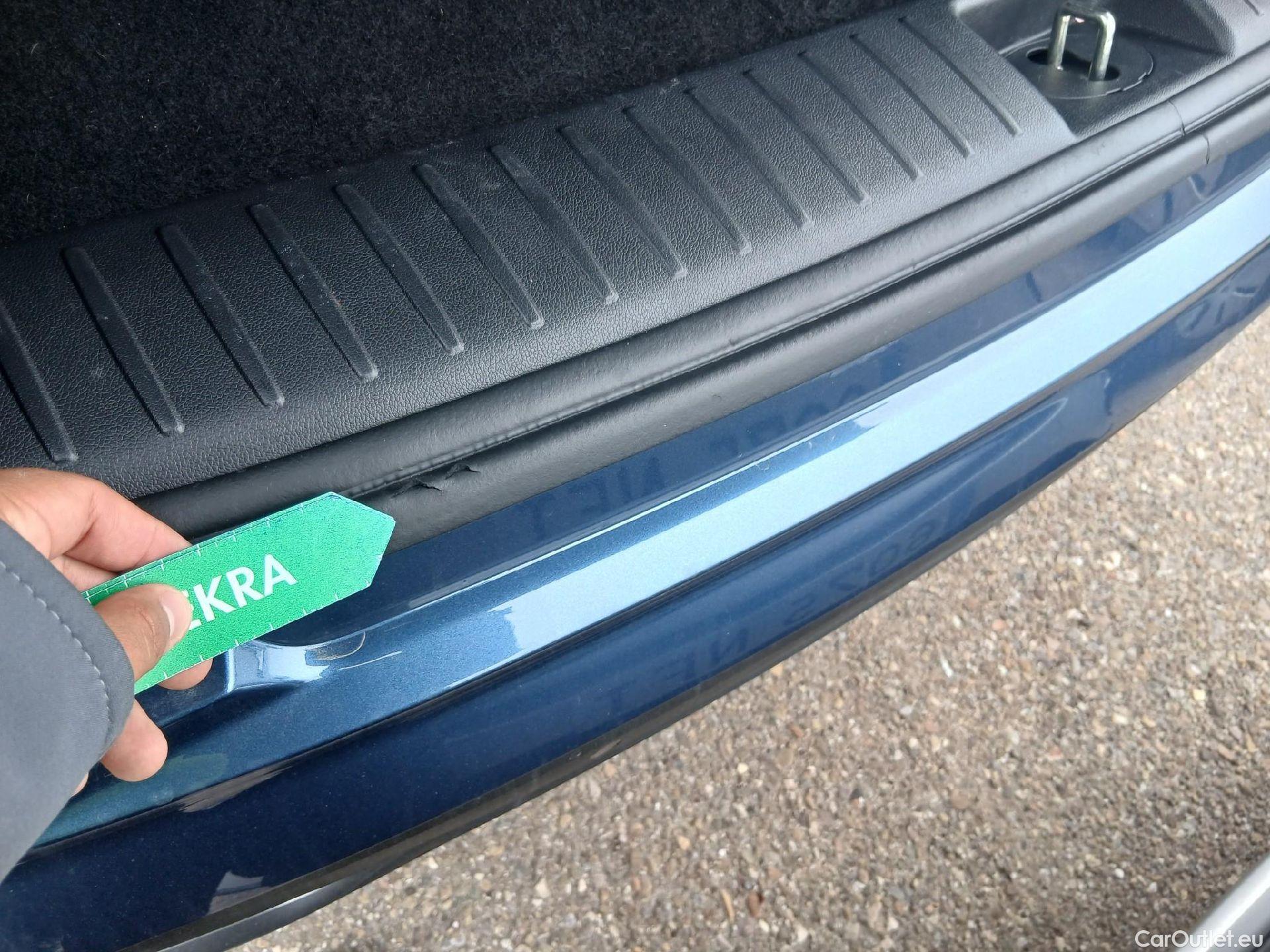  KIA  Sorento KIA  / 2020 / 5P / todoterreno 1.6 T-GDi HEV Drive 4x2 7pl #7