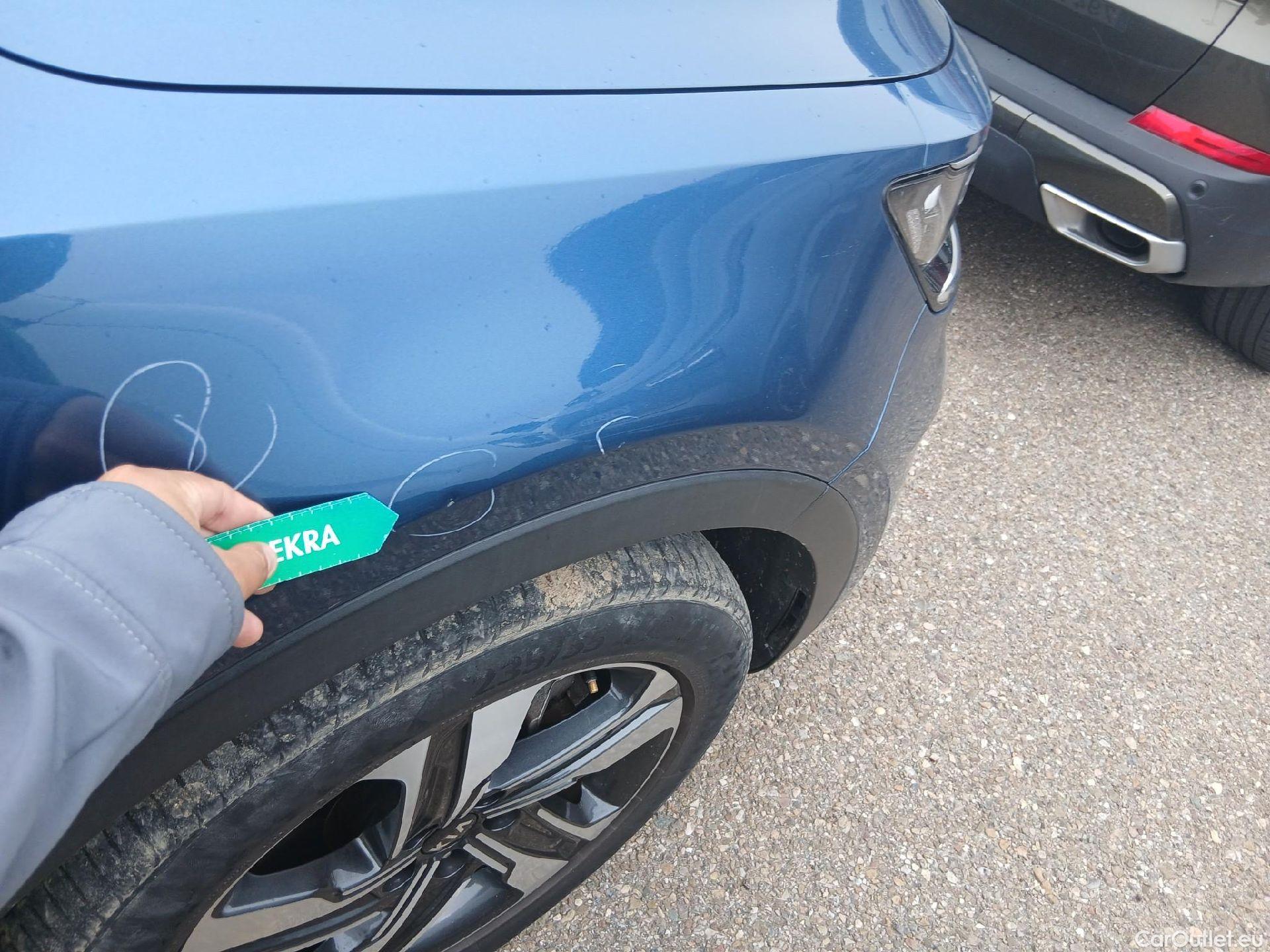  KIA  Sorento KIA  / 2020 / 5P / todoterreno 1.6 T-GDi HEV Drive 4x2 7pl #26