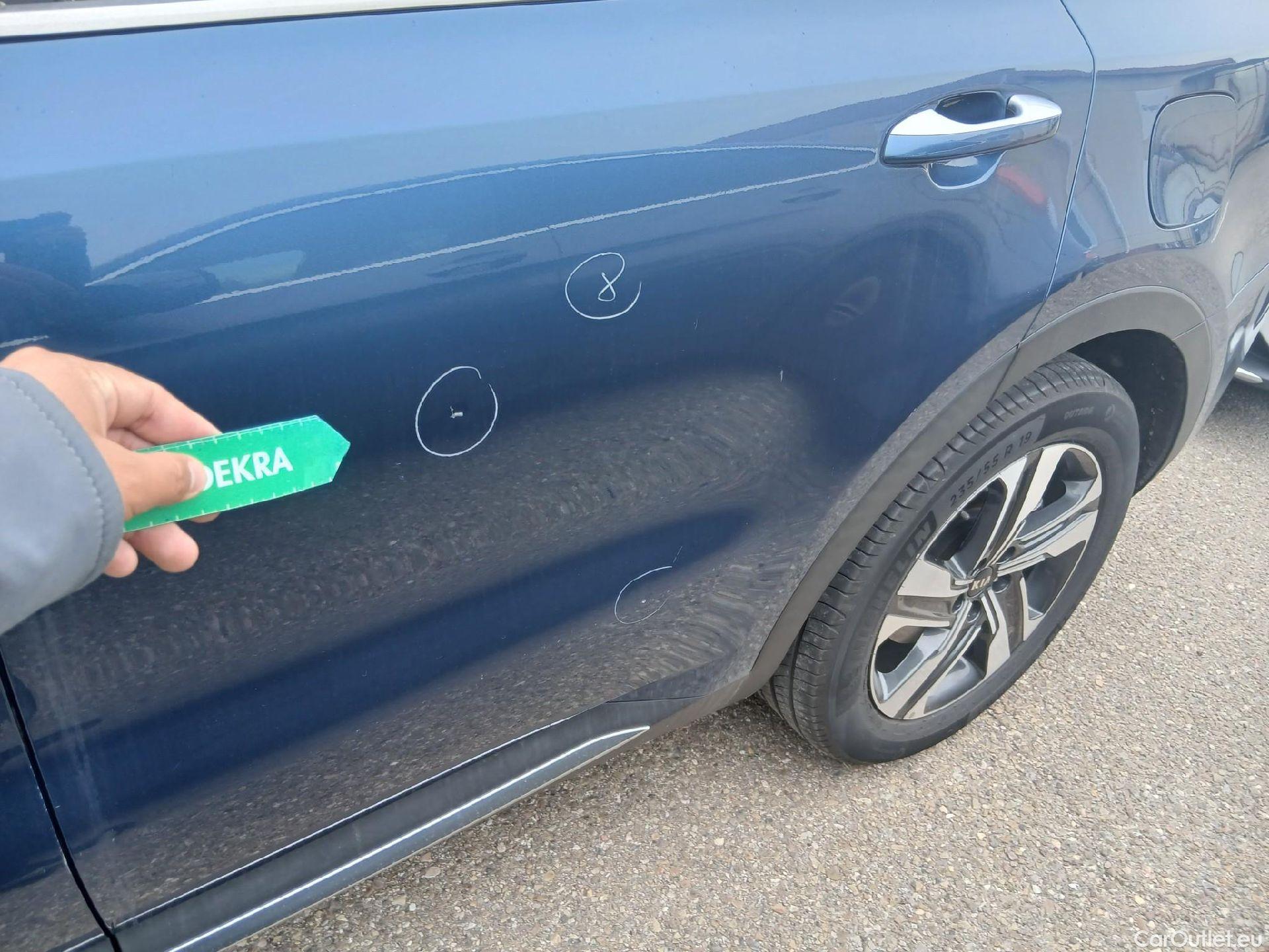  KIA  Sorento KIA  / 2020 / 5P / todoterreno 1.6 T-GDi HEV Drive 4x2 7pl #16