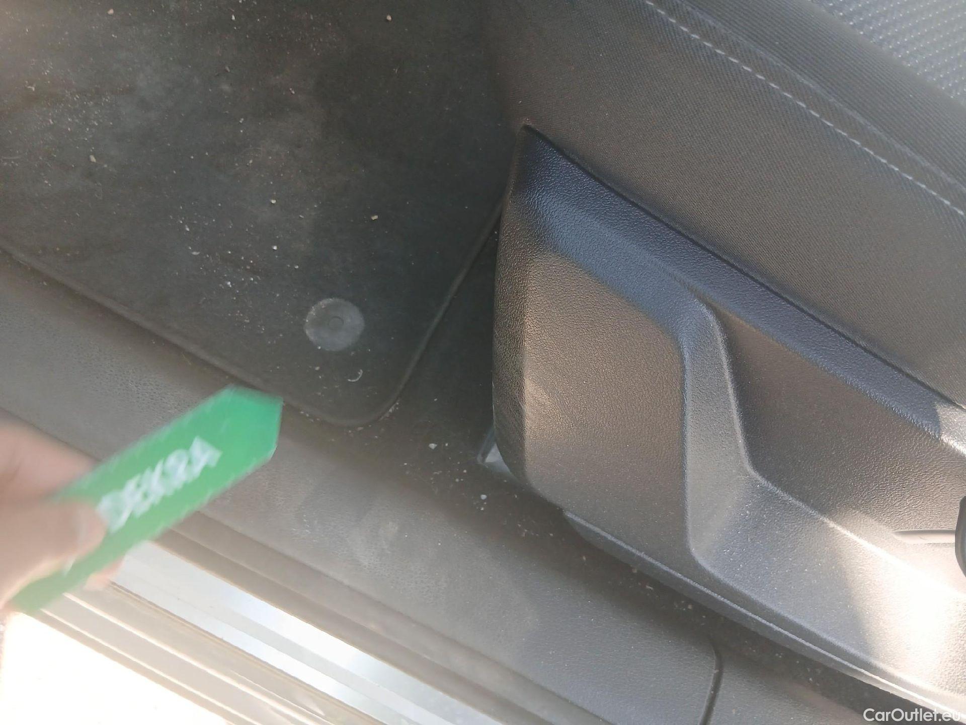  Audi  Q2 AUDI  / 2016 / 5P / todoterreno Design 30 TFSI 85kW (116CV) #4