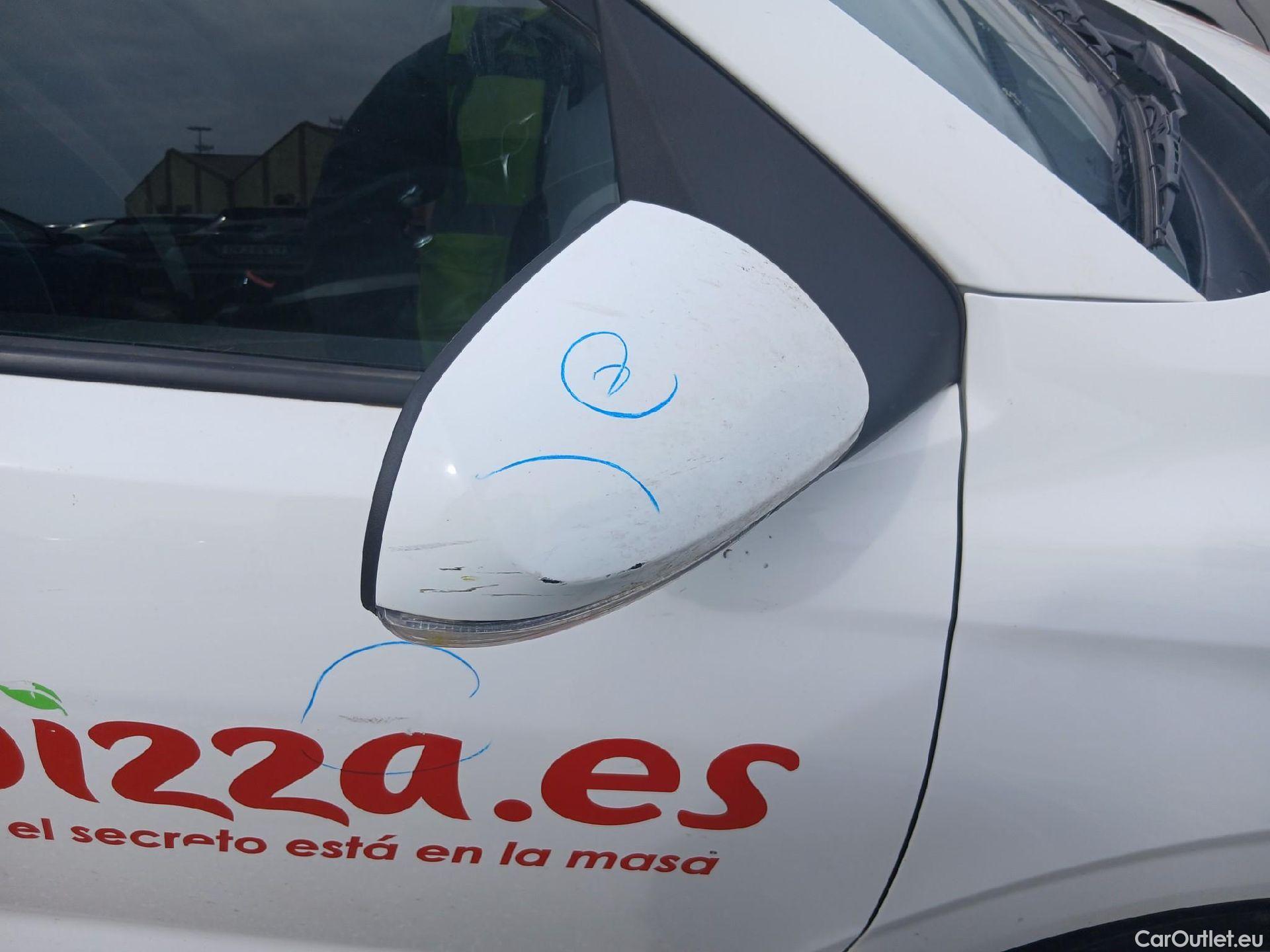  Hyundai  i10 HYUNDAI  / 2020 / 5P / berlina con portón 1.0 Klass #33