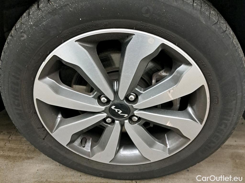  KIA  STONIC KIA  / 2017 / 5P / todoterreno 1.0 T-GDi 74kW (100CV) MHEV iMT Concept #6