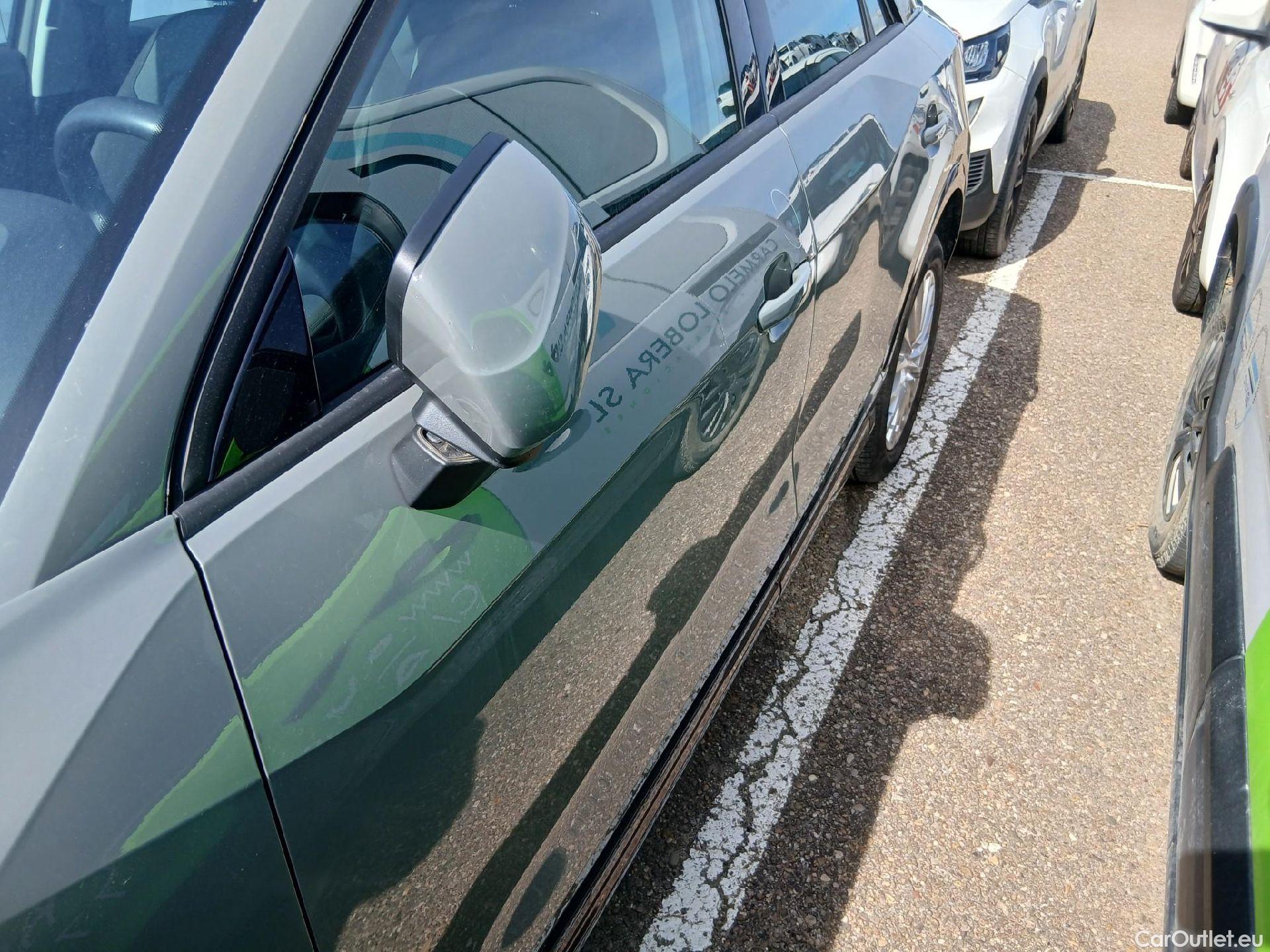  Audi  Q2 AUDI  / 2016 / 5P / todoterreno Design 30 TFSI 85kW (116CV) #9