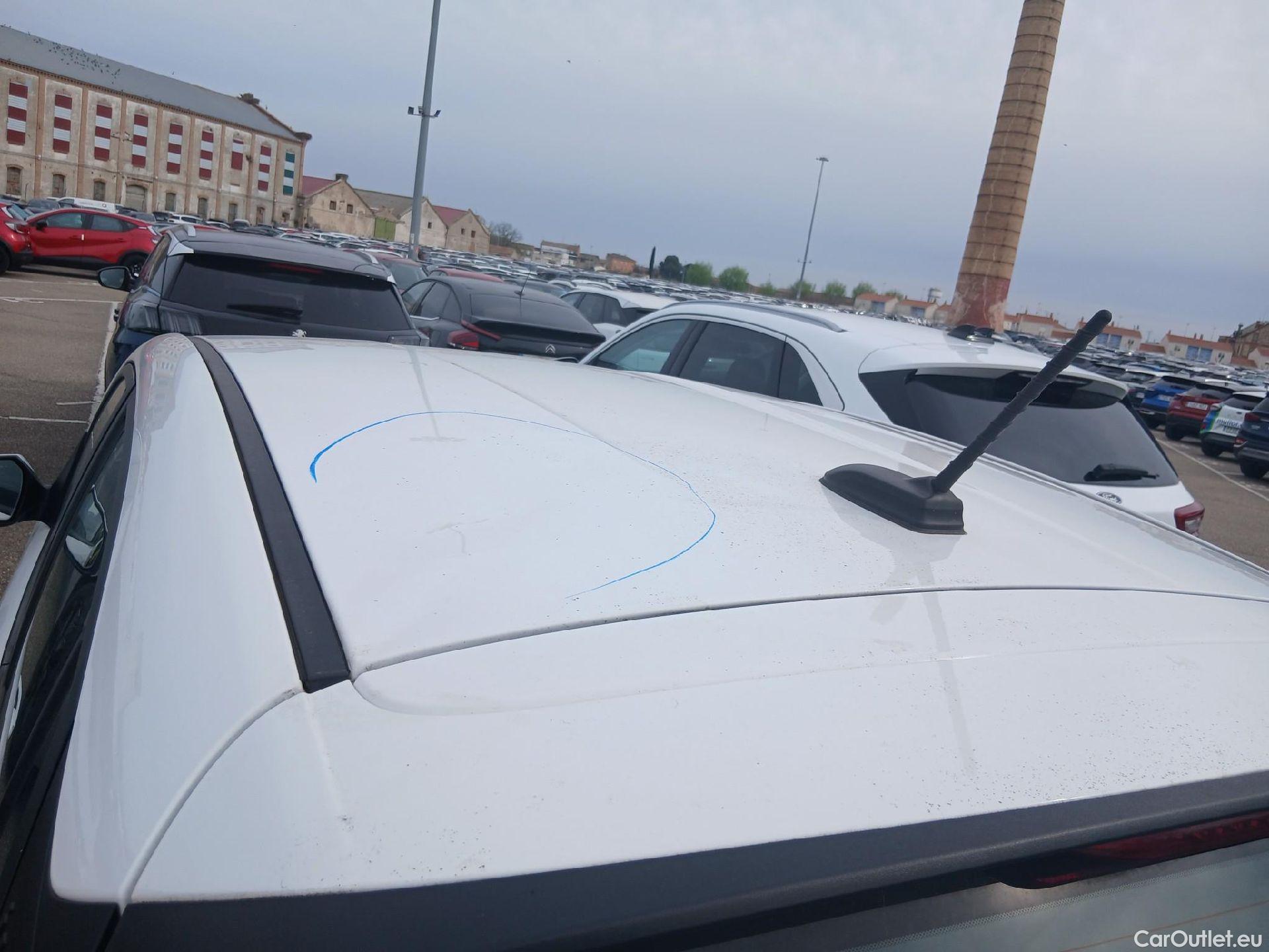  Hyundai  i10 HYUNDAI  / 2020 / 5P / berlina con portón 1.0 Klass #38