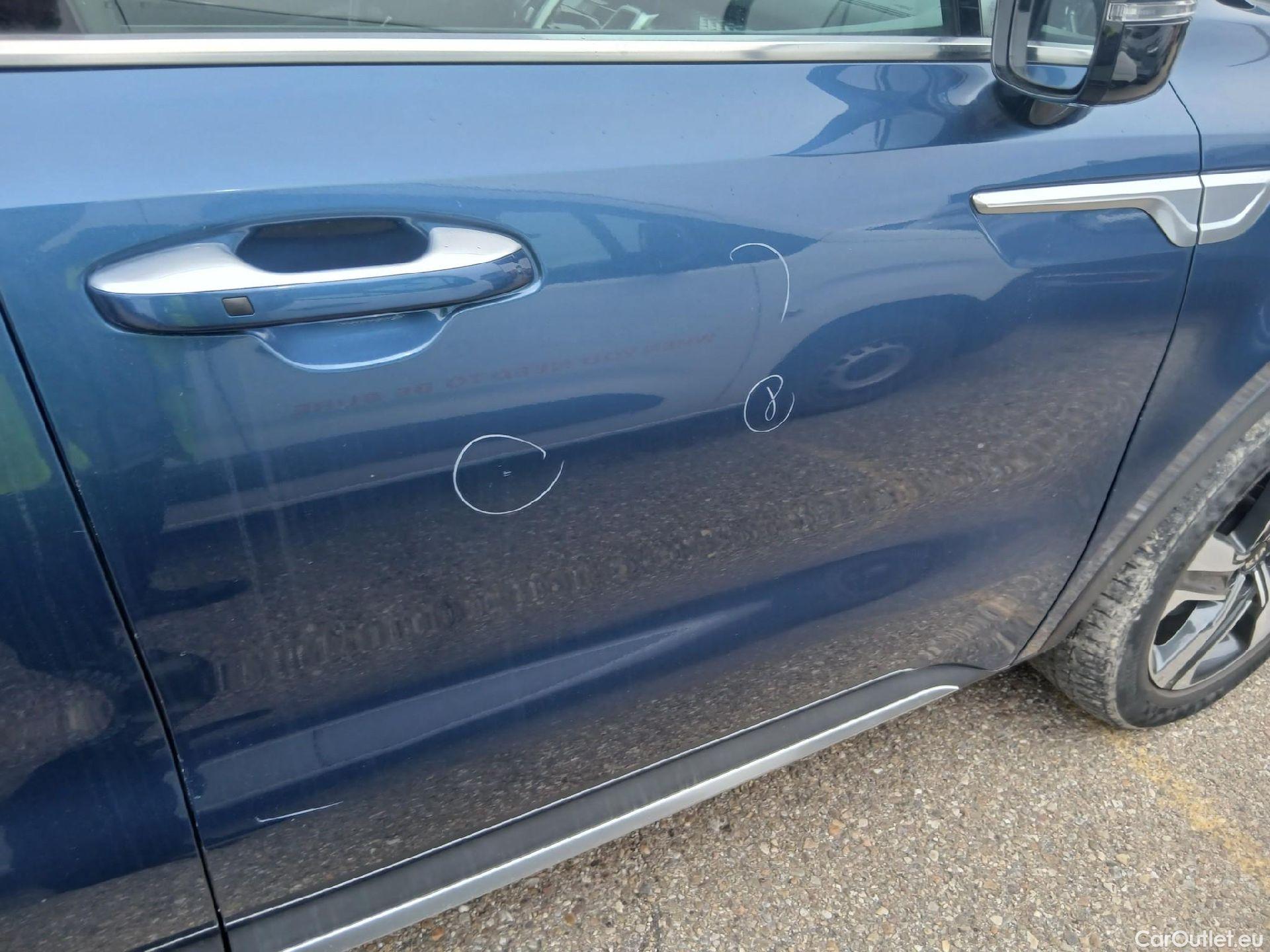  KIA  Sorento KIA  / 2020 / 5P / todoterreno 1.6 T-GDi HEV Drive 4x2 7pl #23