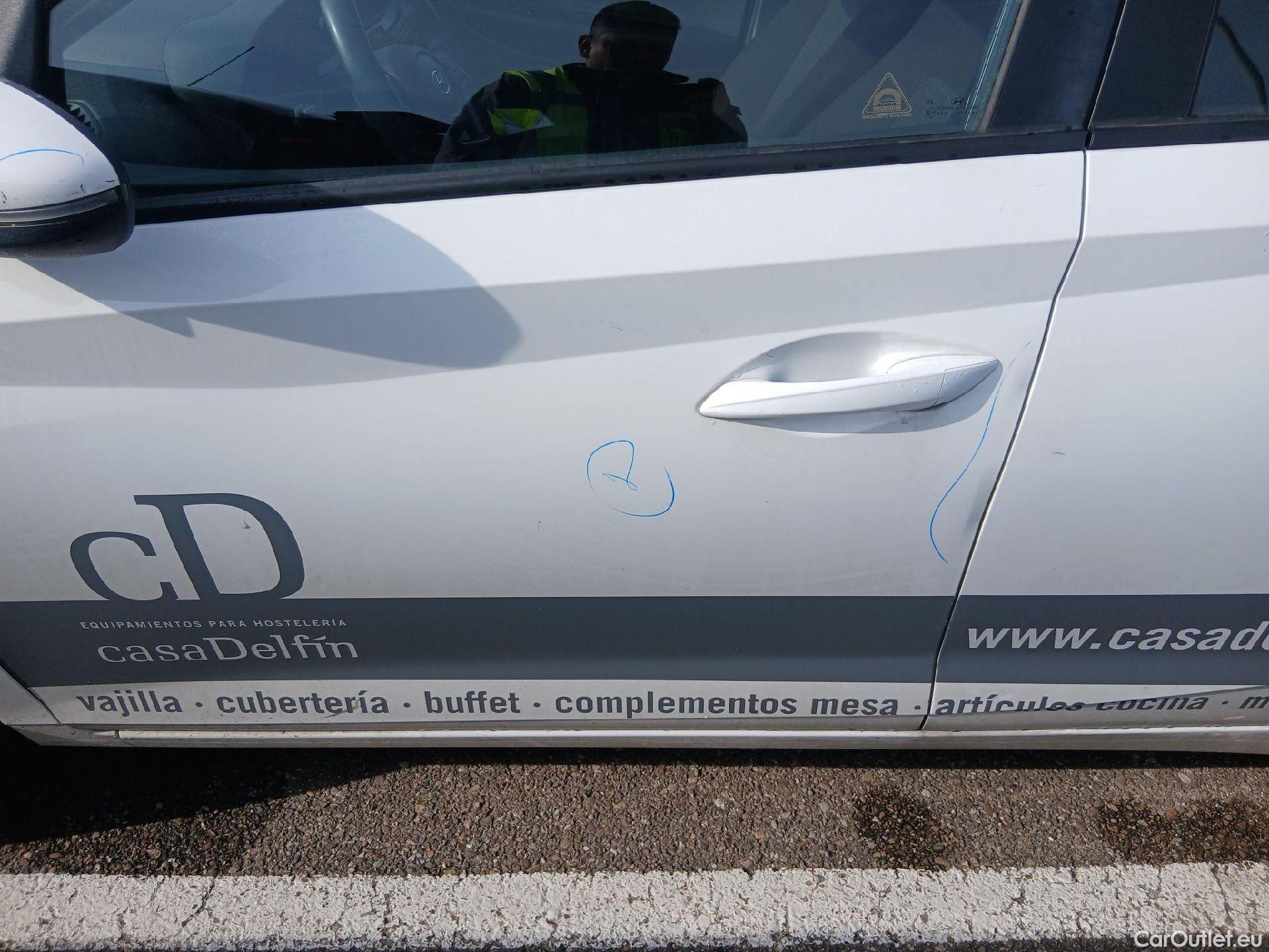  Hyundai  i20 HYUNDAI  / 2020 / 5P / berlina con portón 1.0 TGDI 74kW (100CV) 48V Klass #16