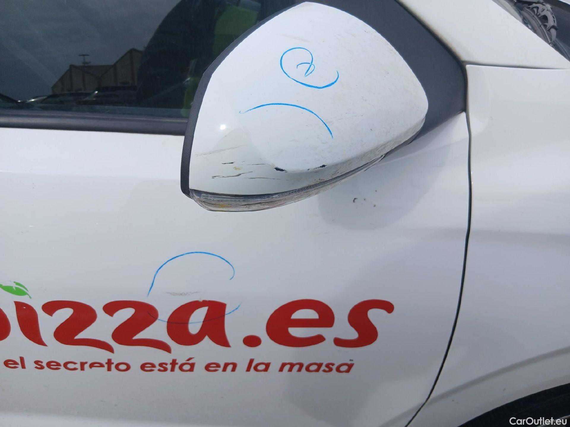  Hyundai  i10 HYUNDAI  / 2020 / 5P / berlina con portón 1.0 Klass #35