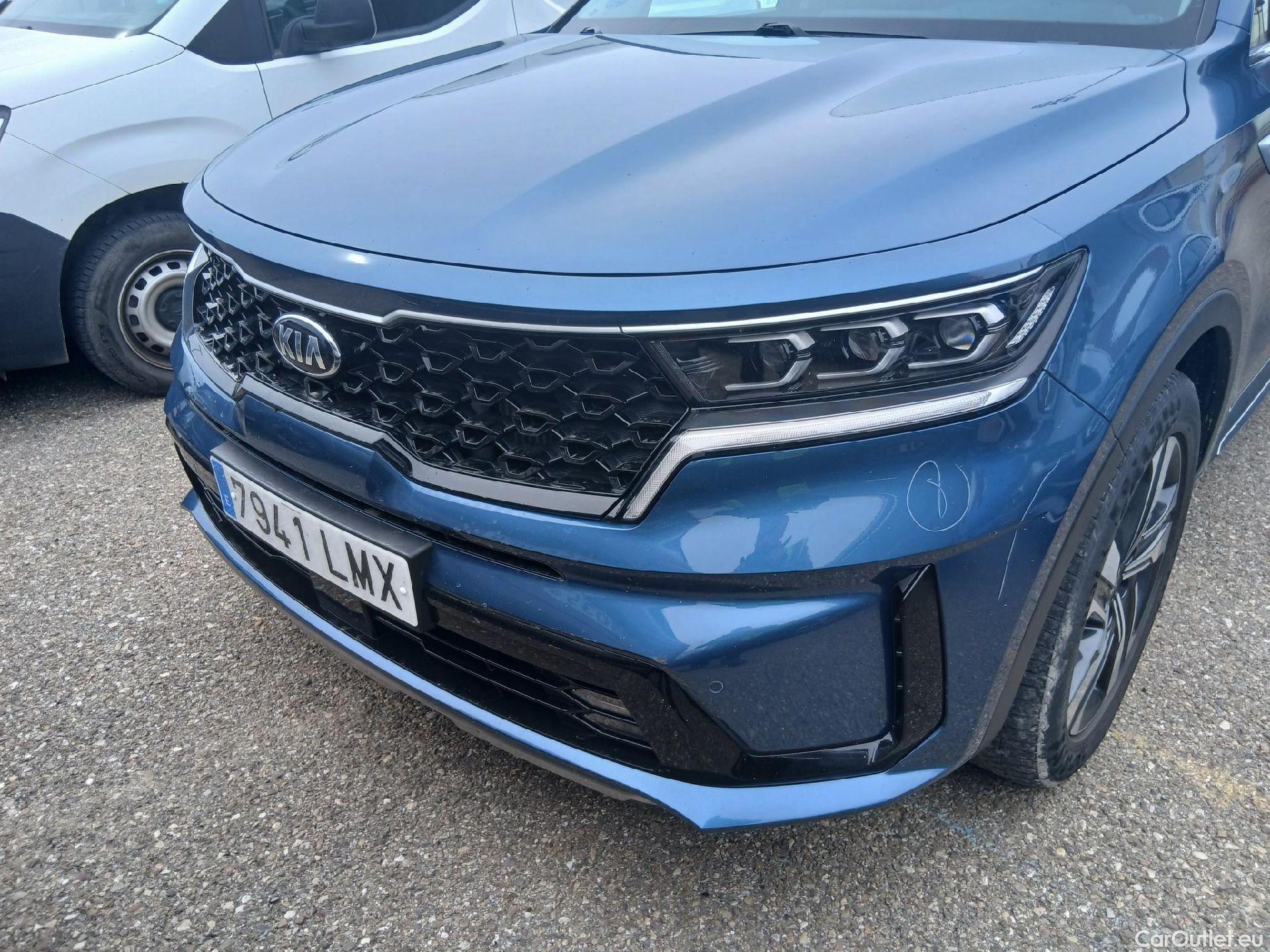  KIA  Sorento KIA  / 2020 / 5P / todoterreno 1.6 T-GDi HEV Drive 4x2 7pl #10