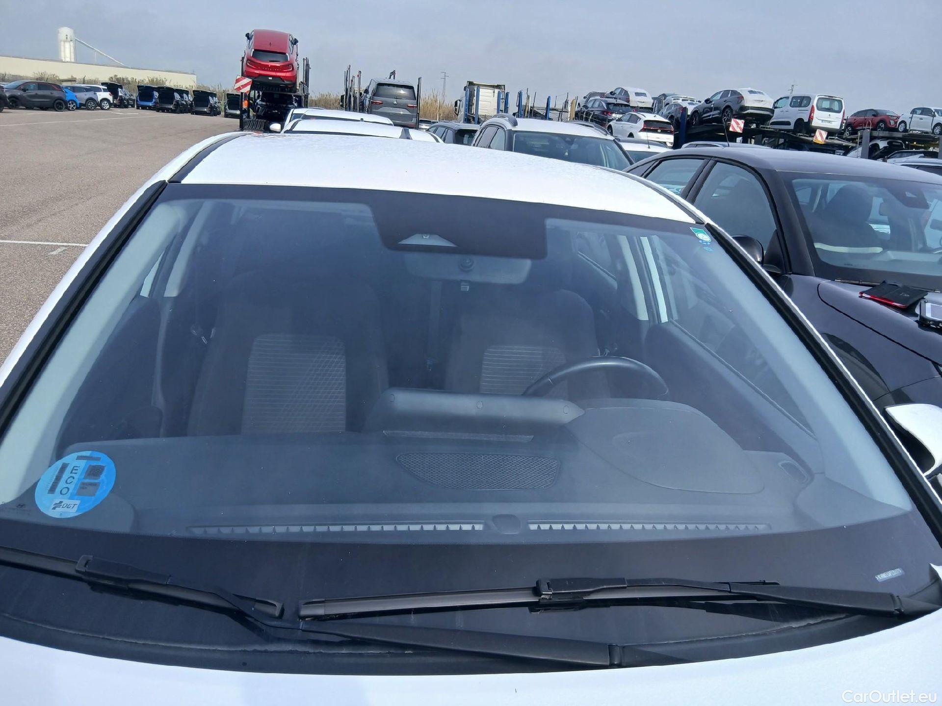  Hyundai  i20 HYUNDAI  / 2020 / 5P / berlina con portón 1.0 TGDI 74kW (100CV) 48V Klass #17