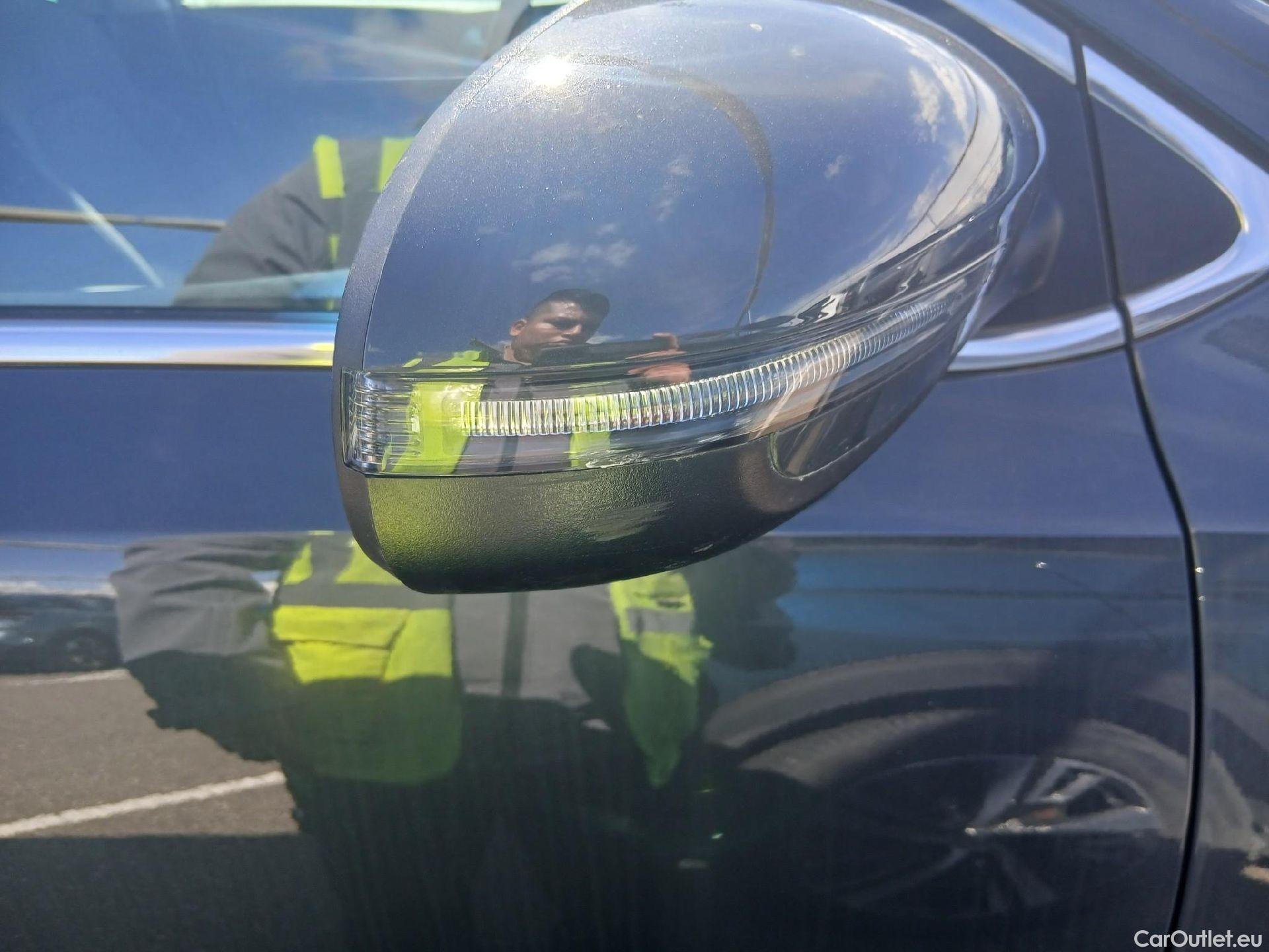  KIA  Sportage KIA  1.6MHEV Drive 100kW(136CV) 4x2(Crist Tintados)(CX) #9