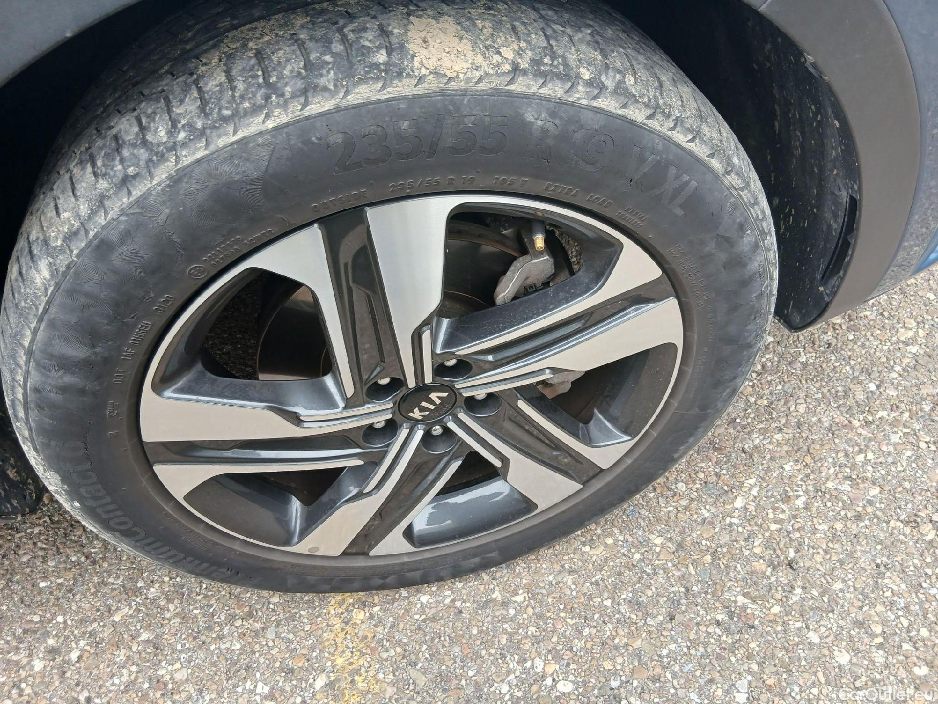  KIA  Sorento KIA  / 2020 / 5P / todoterreno 1.6 T-GDi HEV Drive 4x2 7pl #3