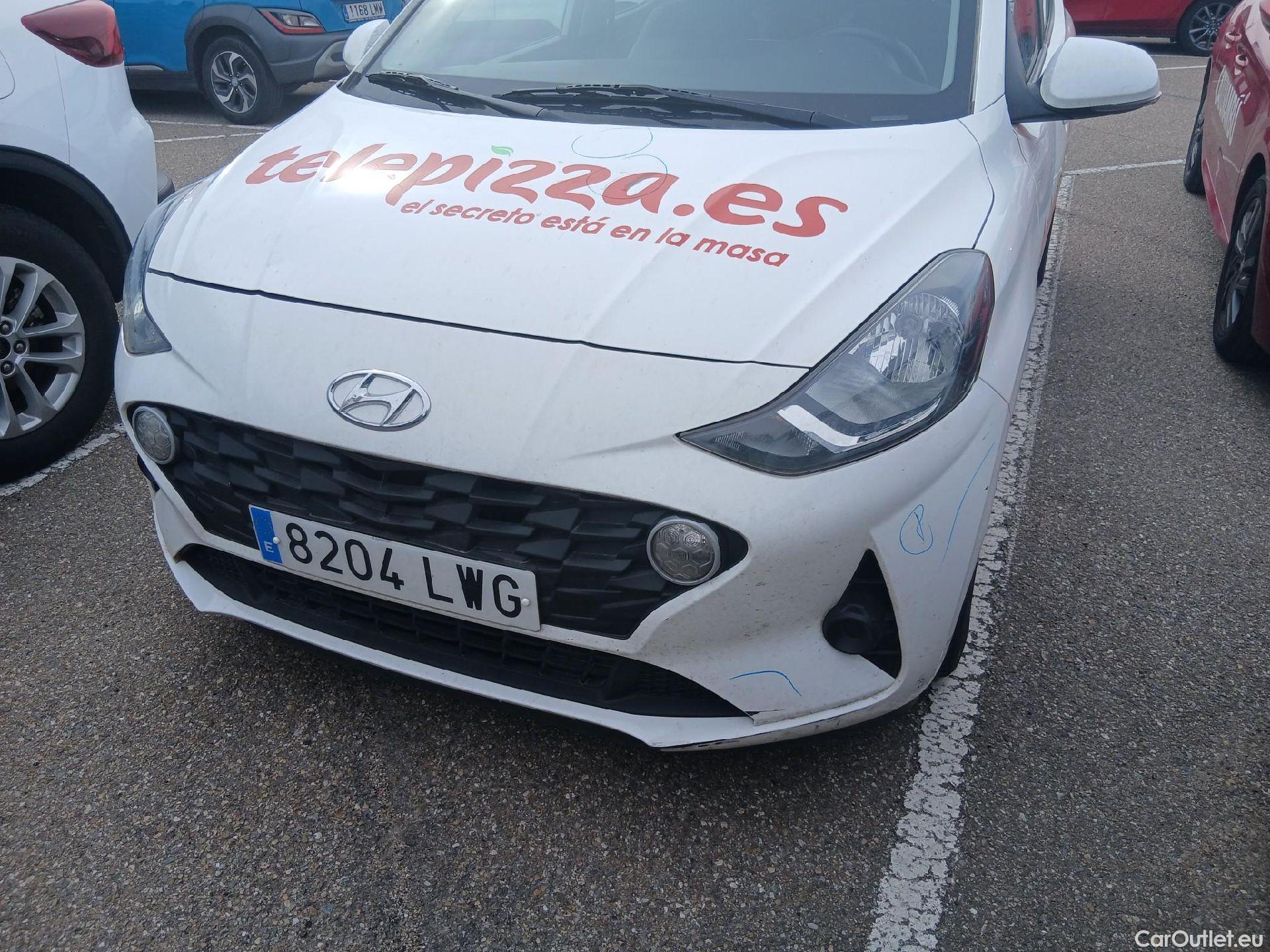  Hyundai  i10 HYUNDAI  / 2020 / 5P / berlina con portón 1.0 Klass #9