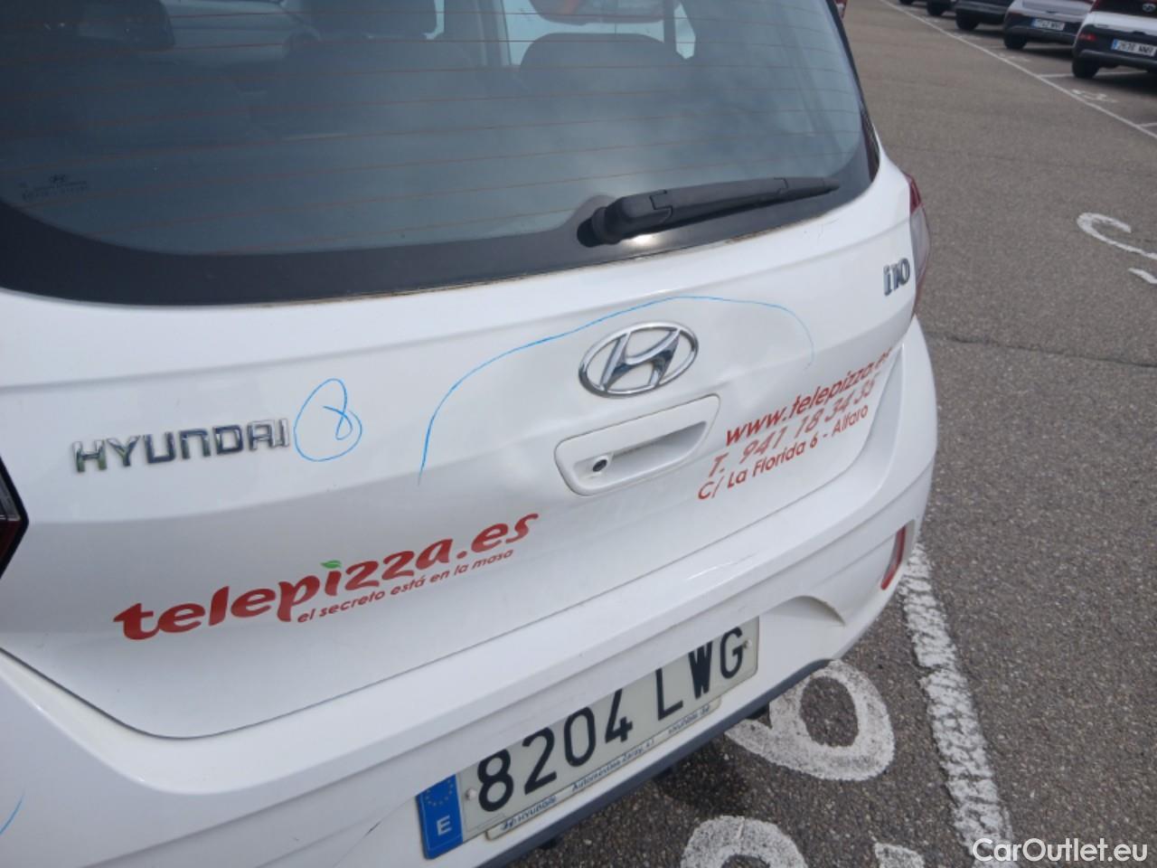  Hyundai  i10 HYUNDAI  / 2020 / 5P / berlina con portón 1.0 Klass #26