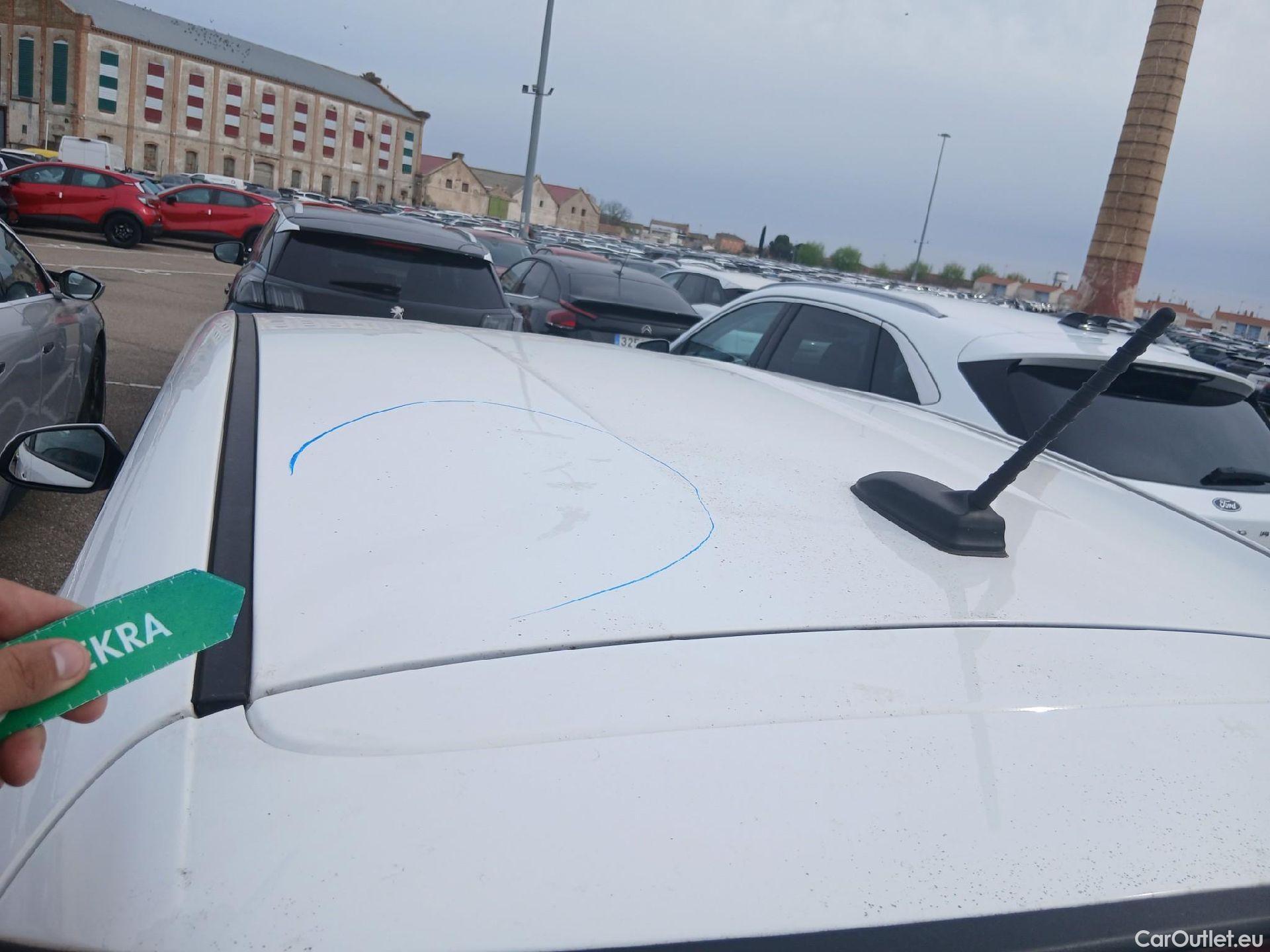  Hyundai  i10 HYUNDAI  / 2020 / 5P / berlina con portón 1.0 Klass #39