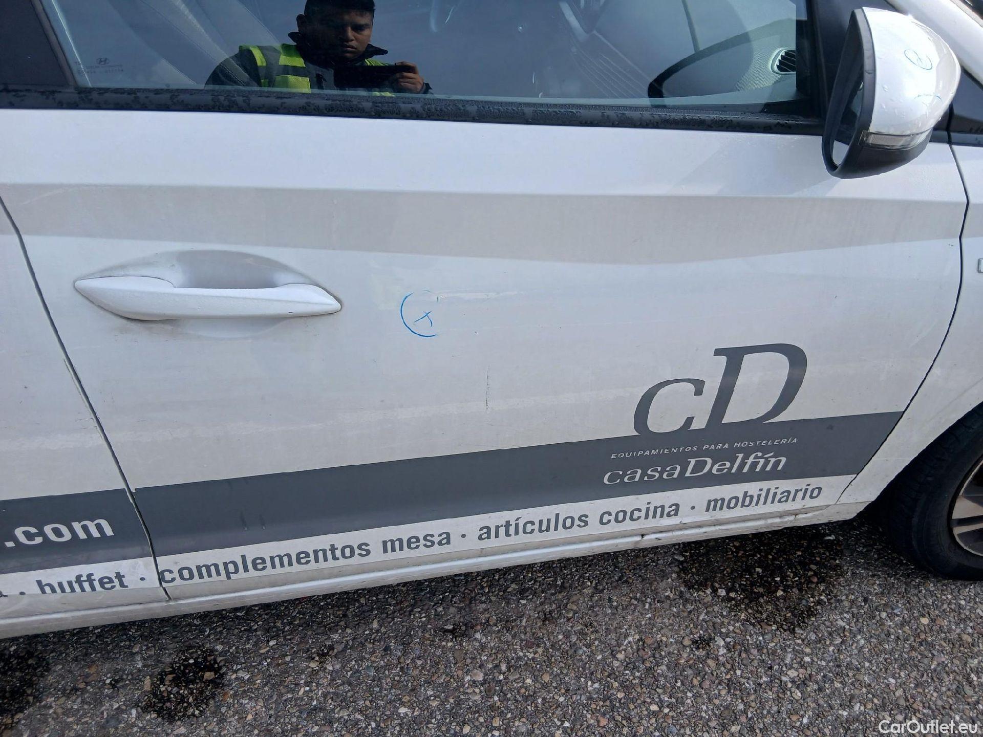  Hyundai  i20 HYUNDAI  / 2020 / 5P / berlina con portón 1.0 TGDI 74kW (100CV) 48V Klass #25