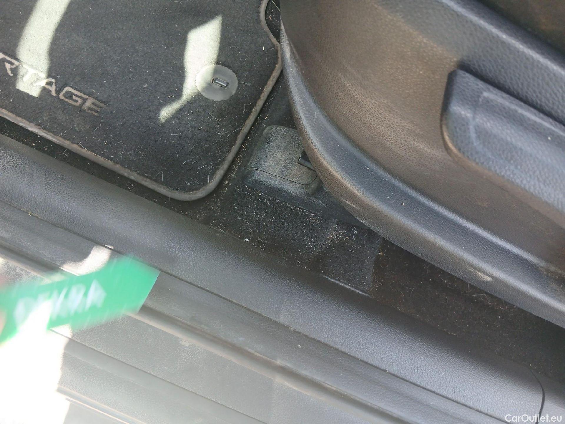  KIA  Sportage KIA  1.6MHEV Drive 100kW(136CV) 4x2(Crist Tintados)(CX) #2