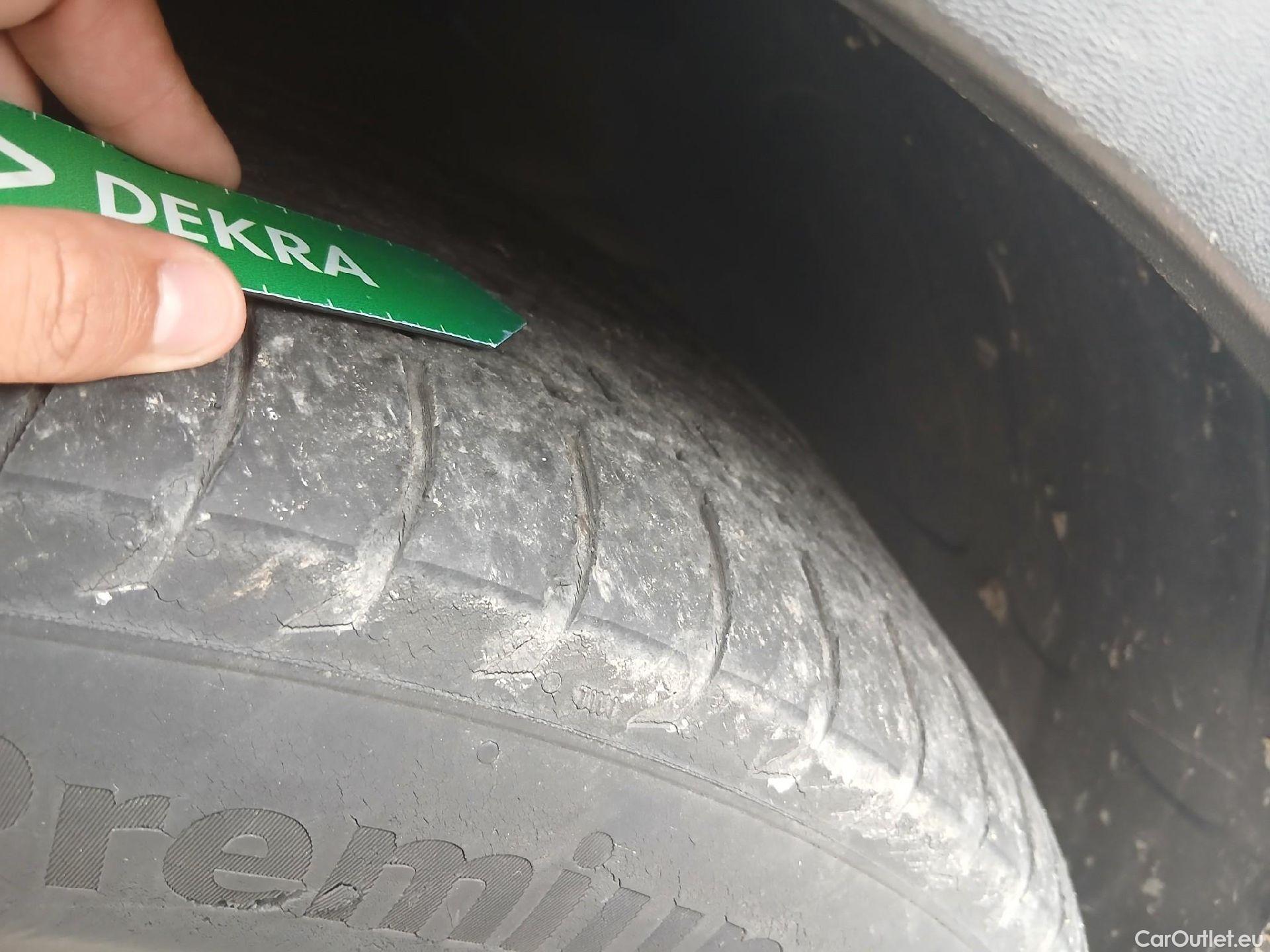  KIA  Sorento KIA  / 2020 / 5P / todoterreno 1.6 T-GDi HEV Drive 4x2 7pl #1