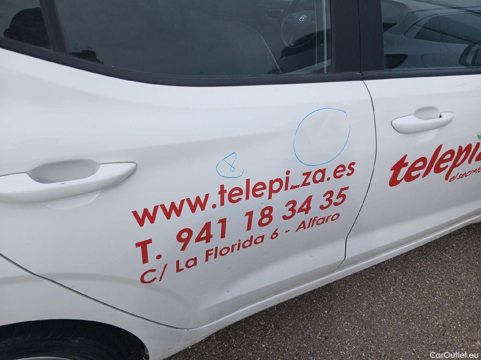  Hyundai  i10 HYUNDAI  / 2020 / 5P / berlina con portón 1.0 Klass #29