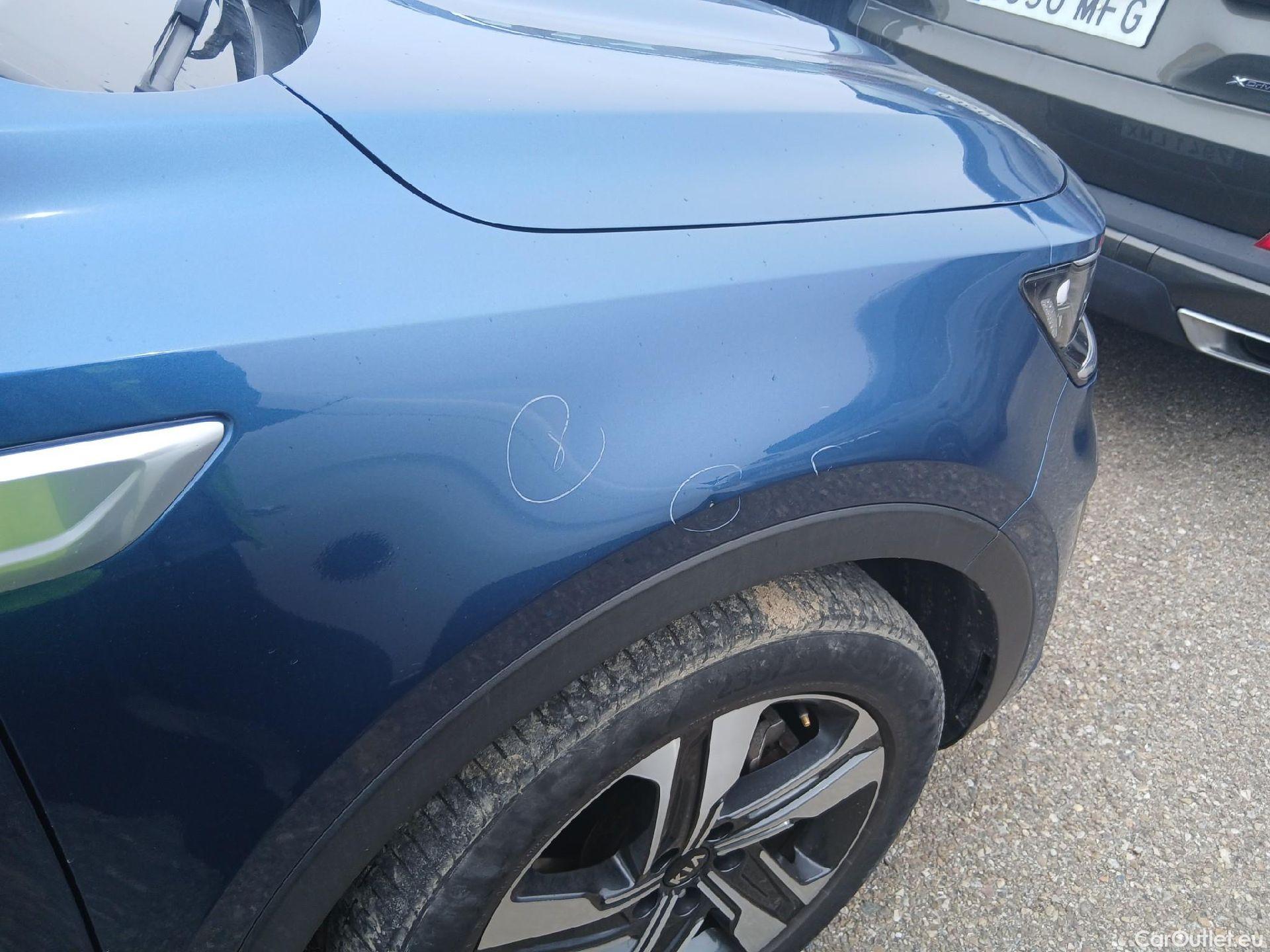  KIA  Sorento KIA  / 2020 / 5P / todoterreno 1.6 T-GDi HEV Drive 4x2 7pl #25