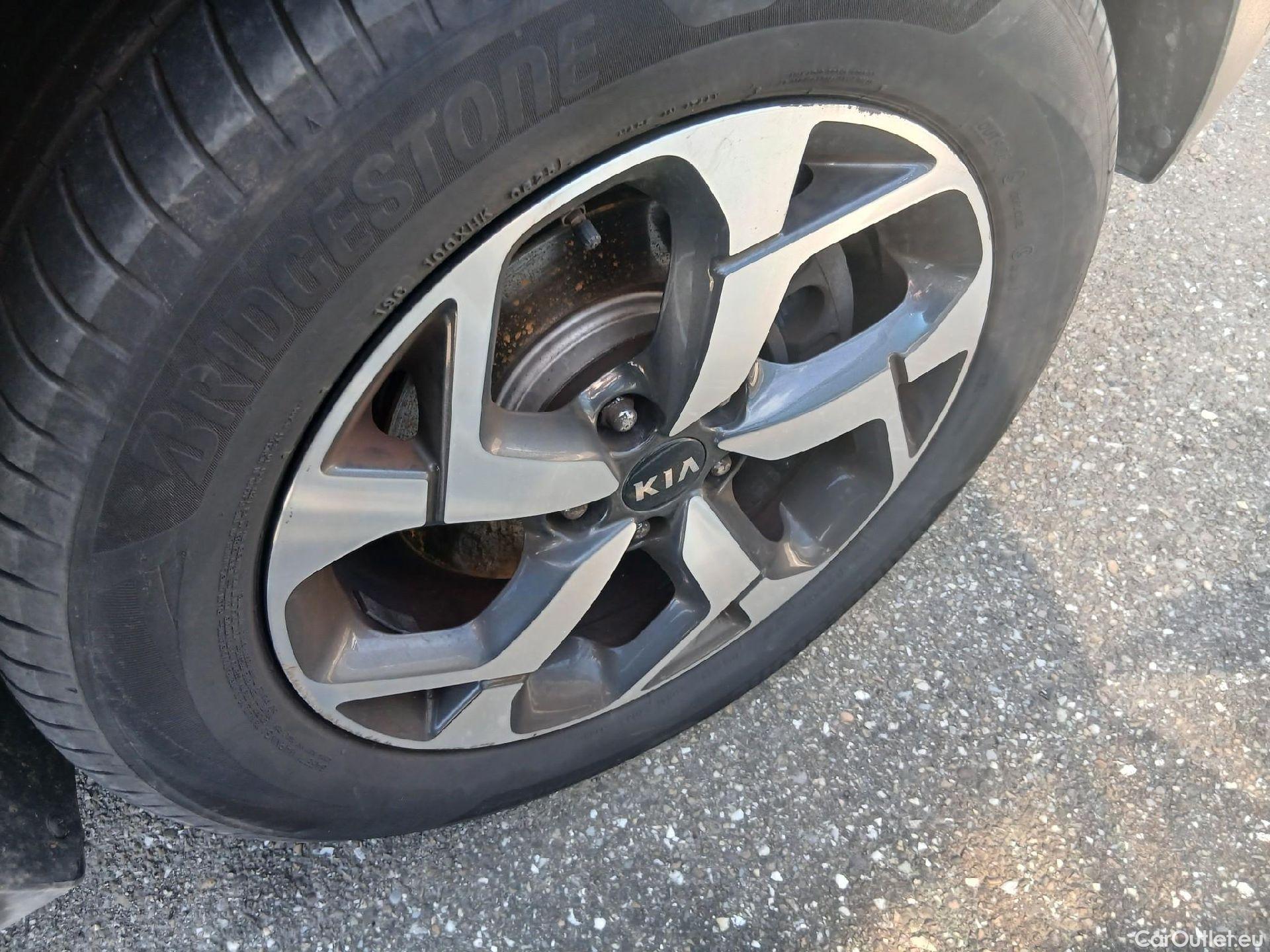  KIA  Sportage KIA  1.6MHEV Drive 100kW(136CV) 4x2(Crist Tintados)(CX) #13