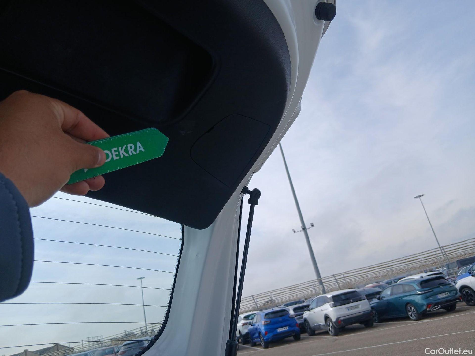  Hyundai  i20 HYUNDAI  / 2020 / 5P / berlina con portón 1.0 TGDI 74kW (100CV) 48V Klass #1