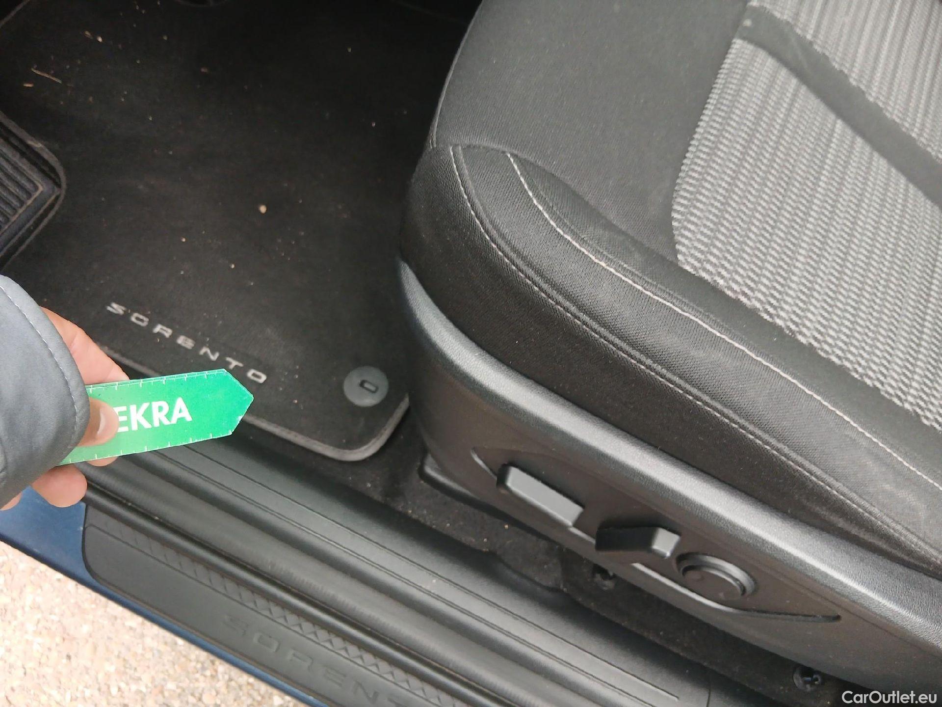  KIA  Sorento KIA  / 2020 / 5P / todoterreno 1.6 T-GDi HEV Drive 4x2 7pl #6