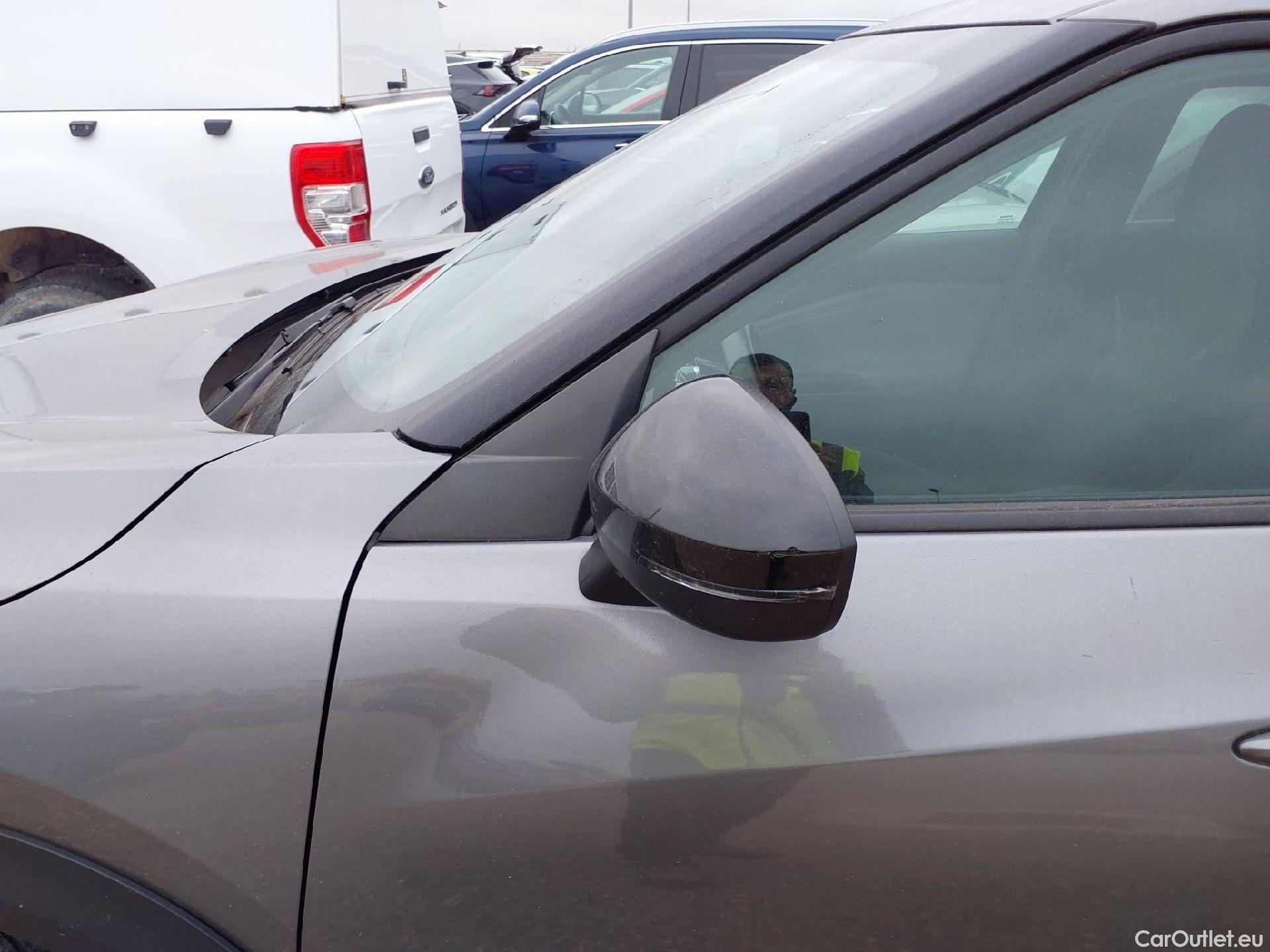  Nissan  Juke NISSAN  / 2019 / 5P / crossover DIG-T 84 kW (114 CV) DCT 7 V N-Connecta (AC2) #26