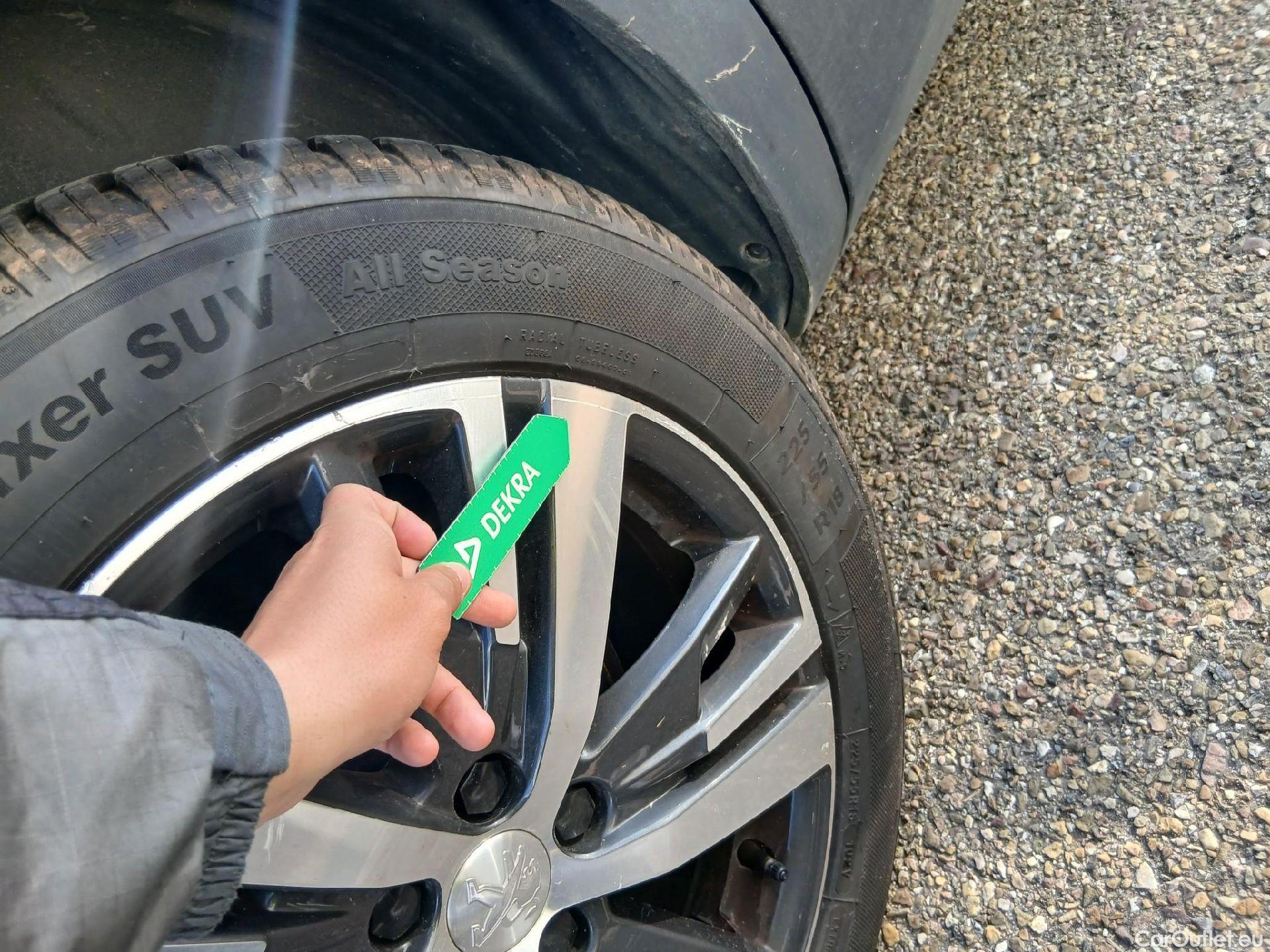  Peugeot  3008 PEUGEOT  / 2020 / 5P / todoterreno 1.5 BlueHDi 96kW (130CV) S&S Allure EAT8 #22