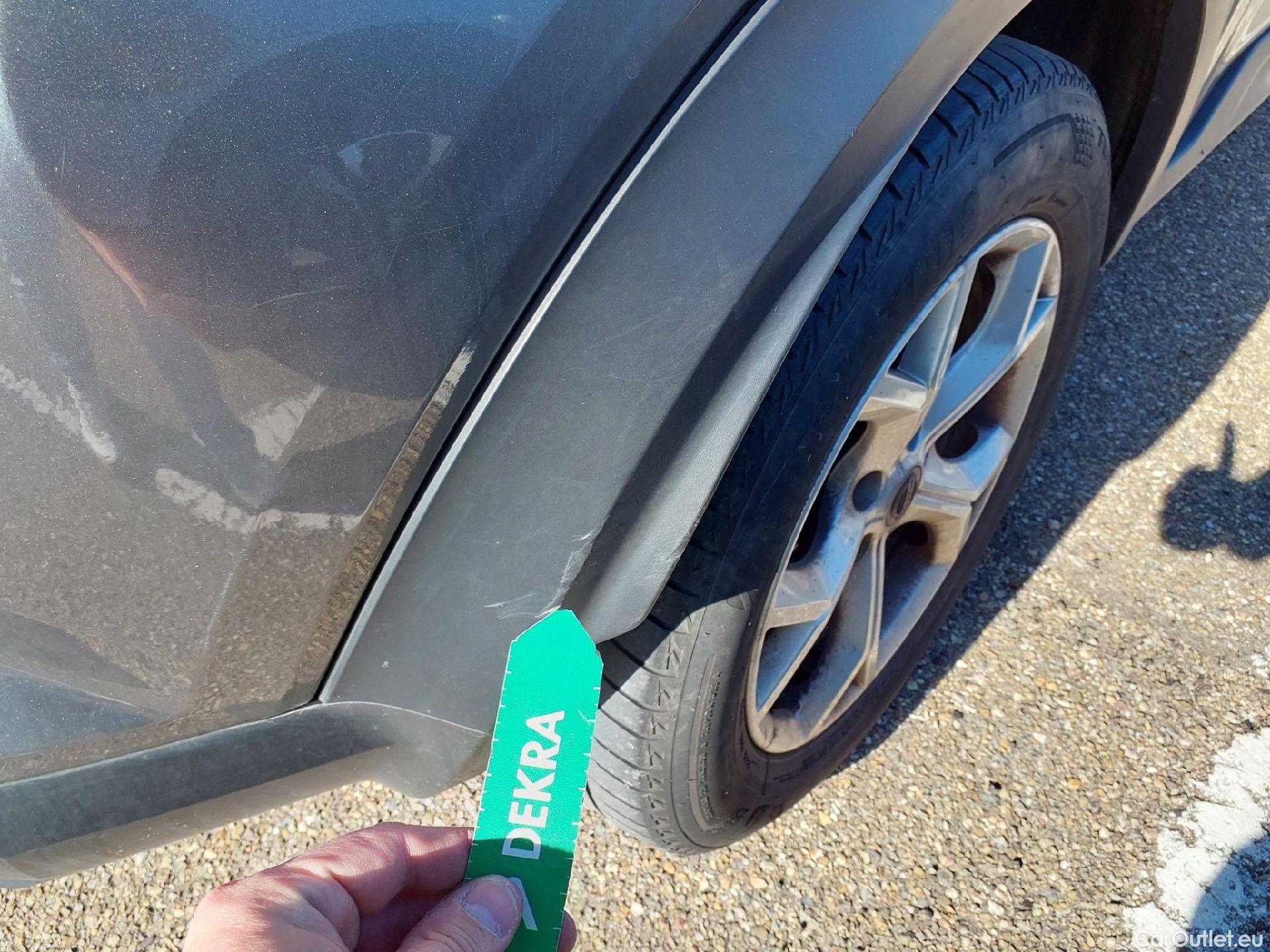  Nissan  Juke NISSAN  / 2019 / 5P / crossover DIG-T 84 kW (114 CV) DCT 7 V N-Connecta (AC2) #27