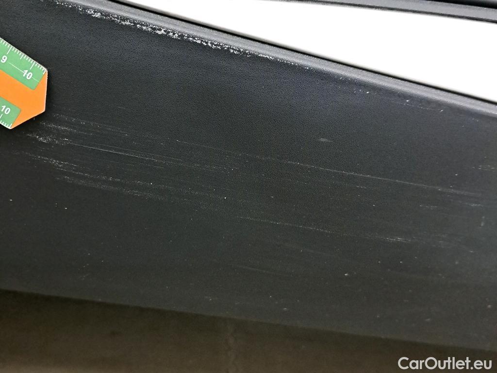  Peugeot  3008 PEUGEOT  / 2020 / 5P / todoterreno 1.5 BlueHDi 96kW S&S GT EAT8 #29