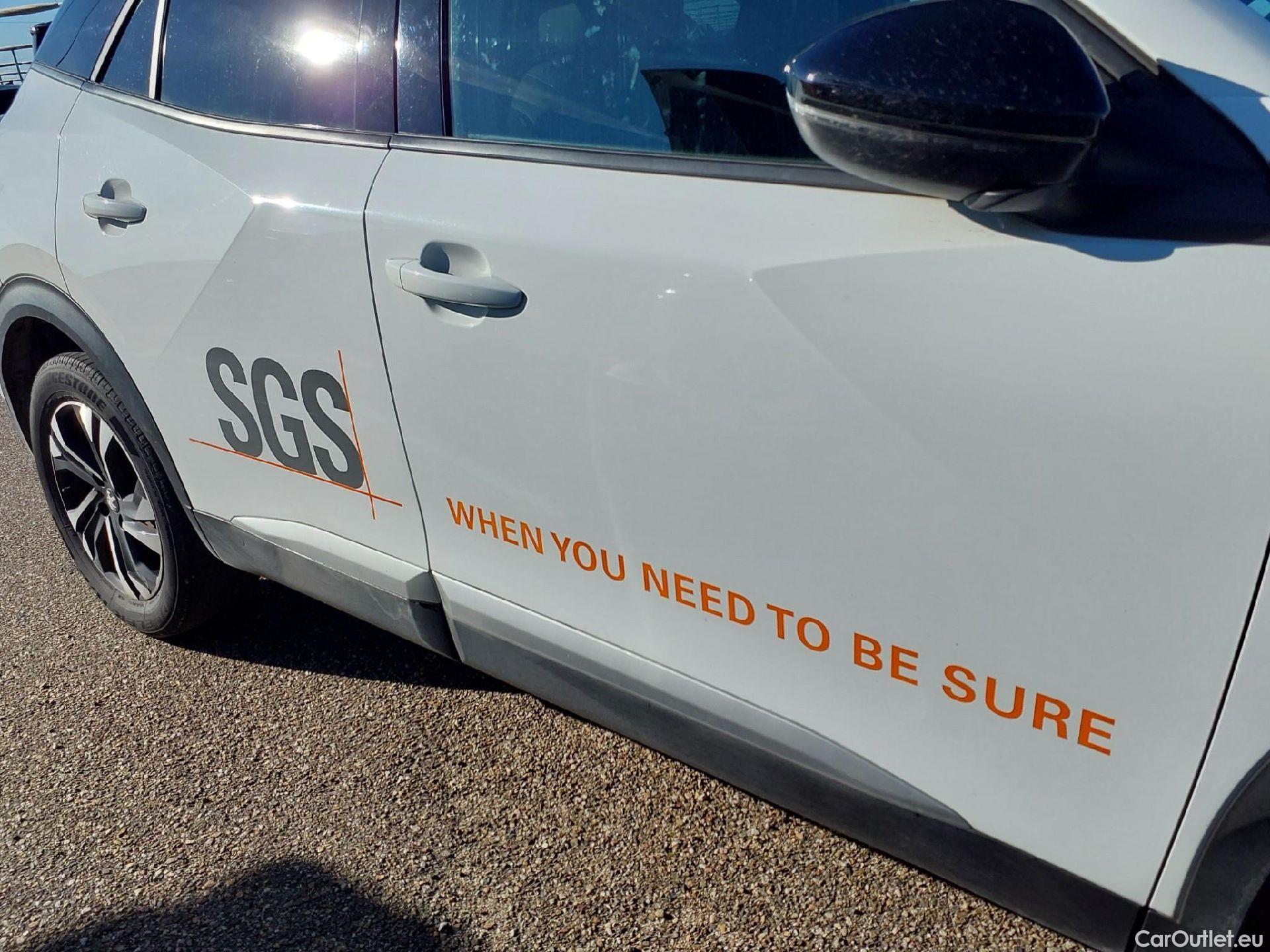  Peugeot  2008 PEUGEOT  / 2019 / 5P / todoterreno Allure BlueHDI 81kW (110CV) #4