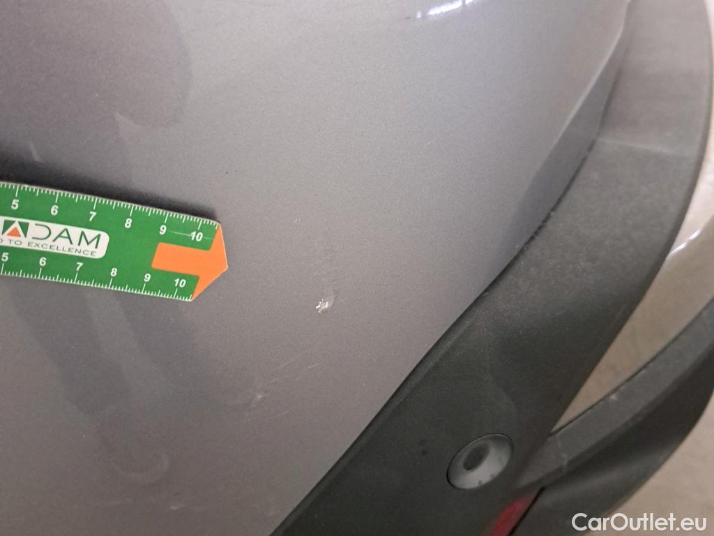  Peugeot  3008 PEUGEOT  / 2020 / 5P / todoterreno 1.5 BlueHDi 96kW S&S GT EAT8 #19