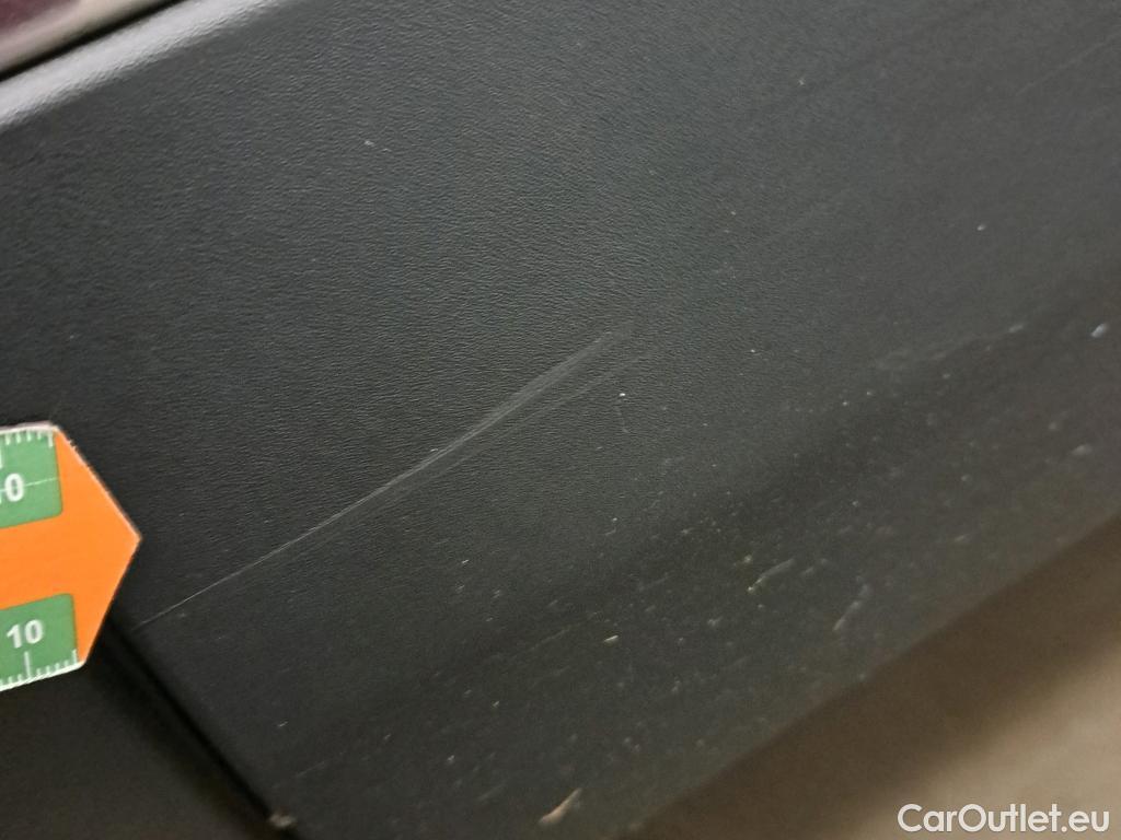  Peugeot  3008 PEUGEOT  / 2020 / 5P / todoterreno 1.5 BlueHDi 96kW S&S GT EAT8 #26