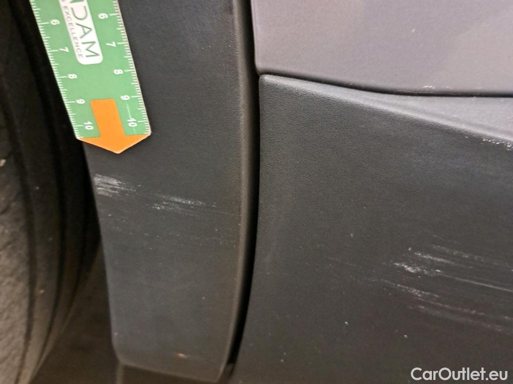  Peugeot  3008 PEUGEOT  / 2020 / 5P / todoterreno 1.5 BlueHDi 96kW S&S GT EAT8 #39