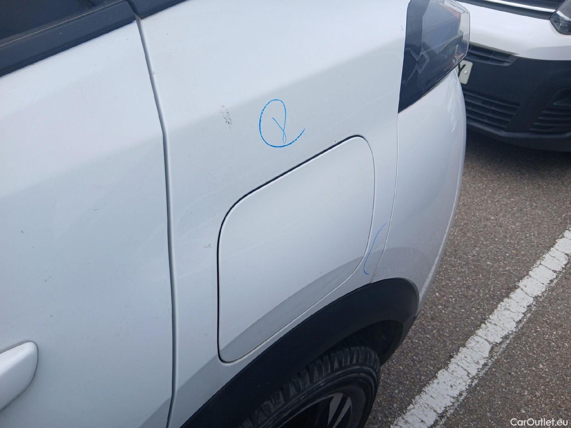  Peugeot  2008 PEUGEOT  / 2019 / 5P / todoterreno Allure BlueHDI 81kW (110CV) #24