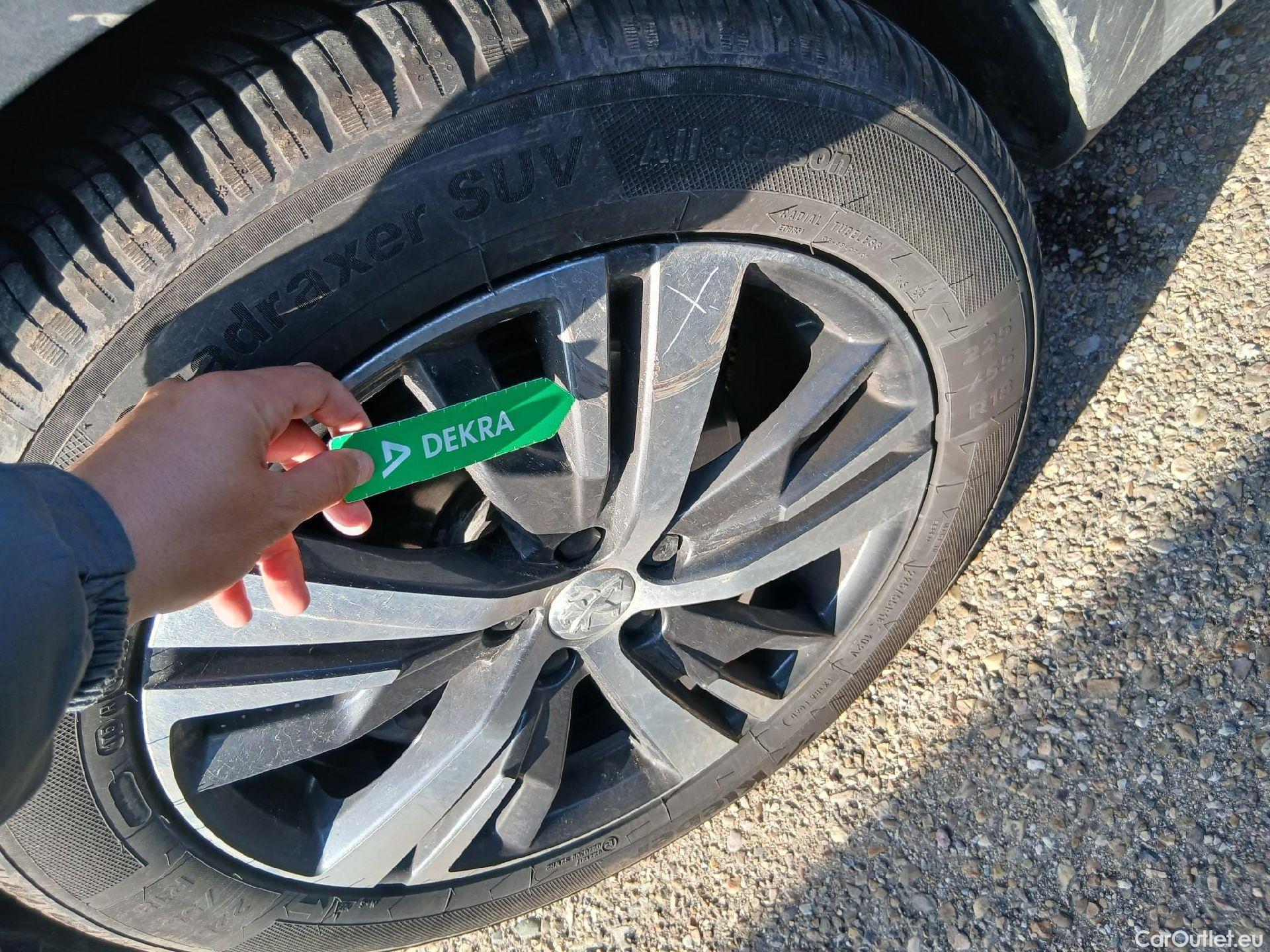  Peugeot  3008 PEUGEOT  / 2020 / 5P / todoterreno 1.5 BlueHDi 96kW (130CV) S&S Allure EAT8 #3