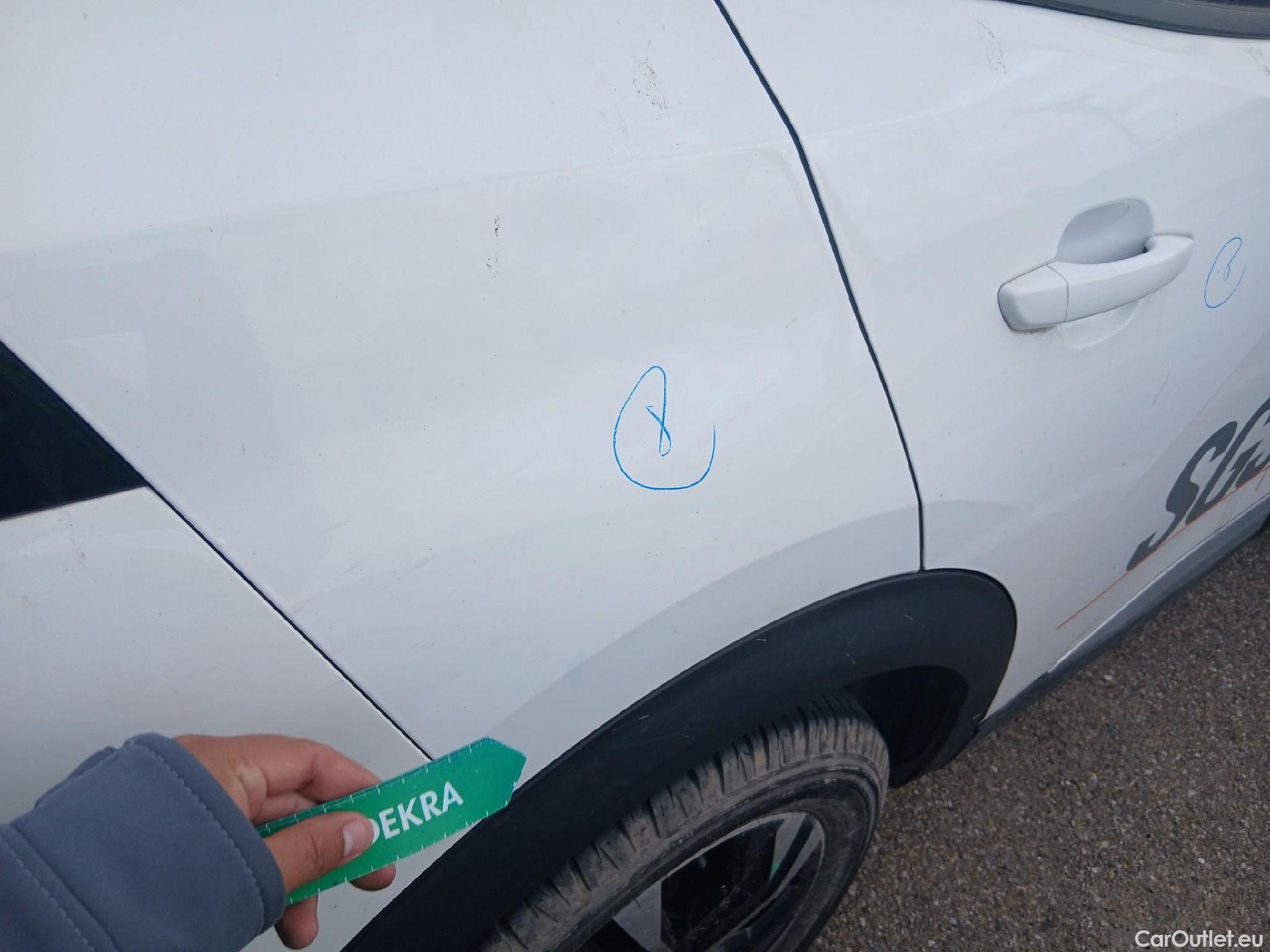  Peugeot  2008 PEUGEOT  / 2019 / 5P / todoterreno Allure BlueHDI 81kW (110CV) #34