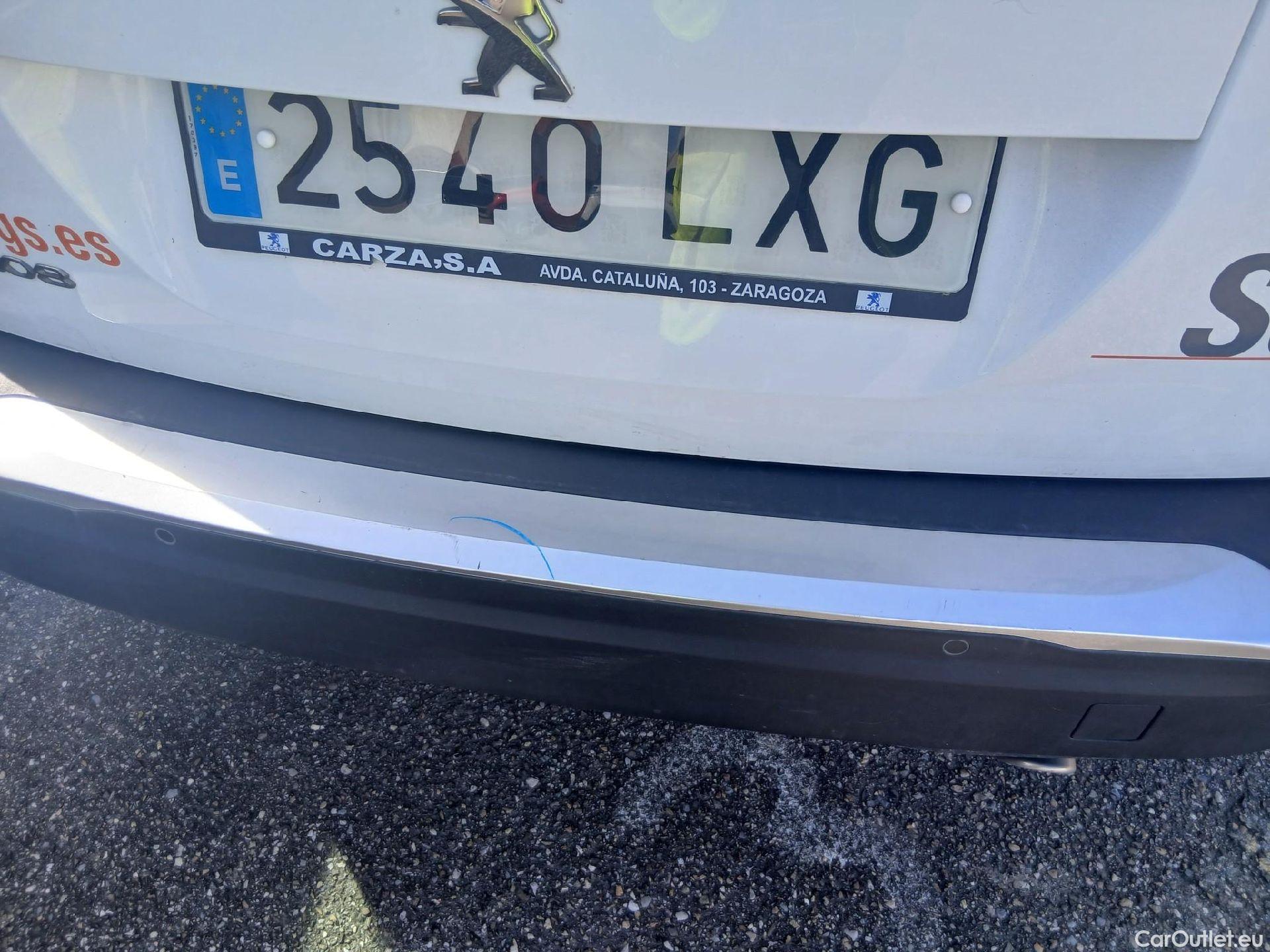  Peugeot  2008 PEUGEOT  / 2019 / 5P / todoterreno Allure BlueHDI 81kW (110CV) #13