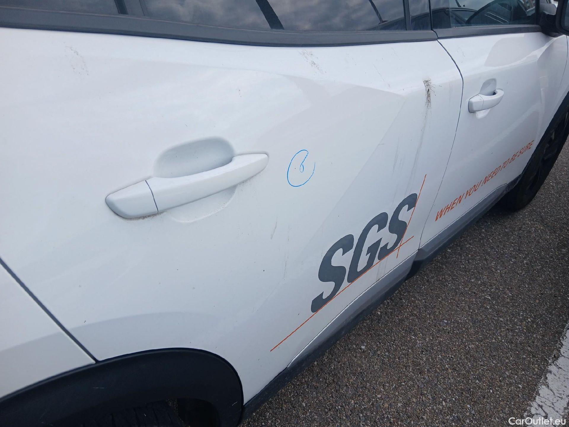  Peugeot  2008 PEUGEOT  / 2019 / 5P / todoterreno Allure BlueHDI 81kW (110CV) #37