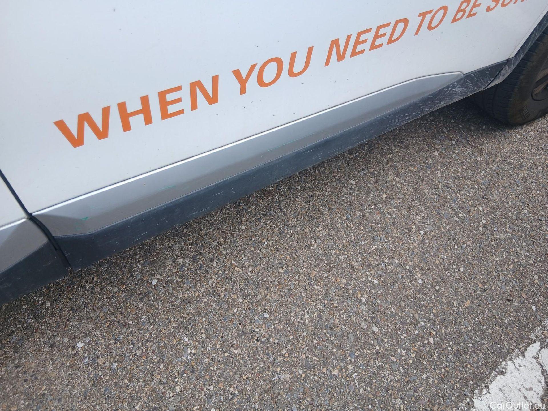  Peugeot  2008 PEUGEOT  / 2019 / 5P / todoterreno Allure BlueHDI 81kW (110CV) #41