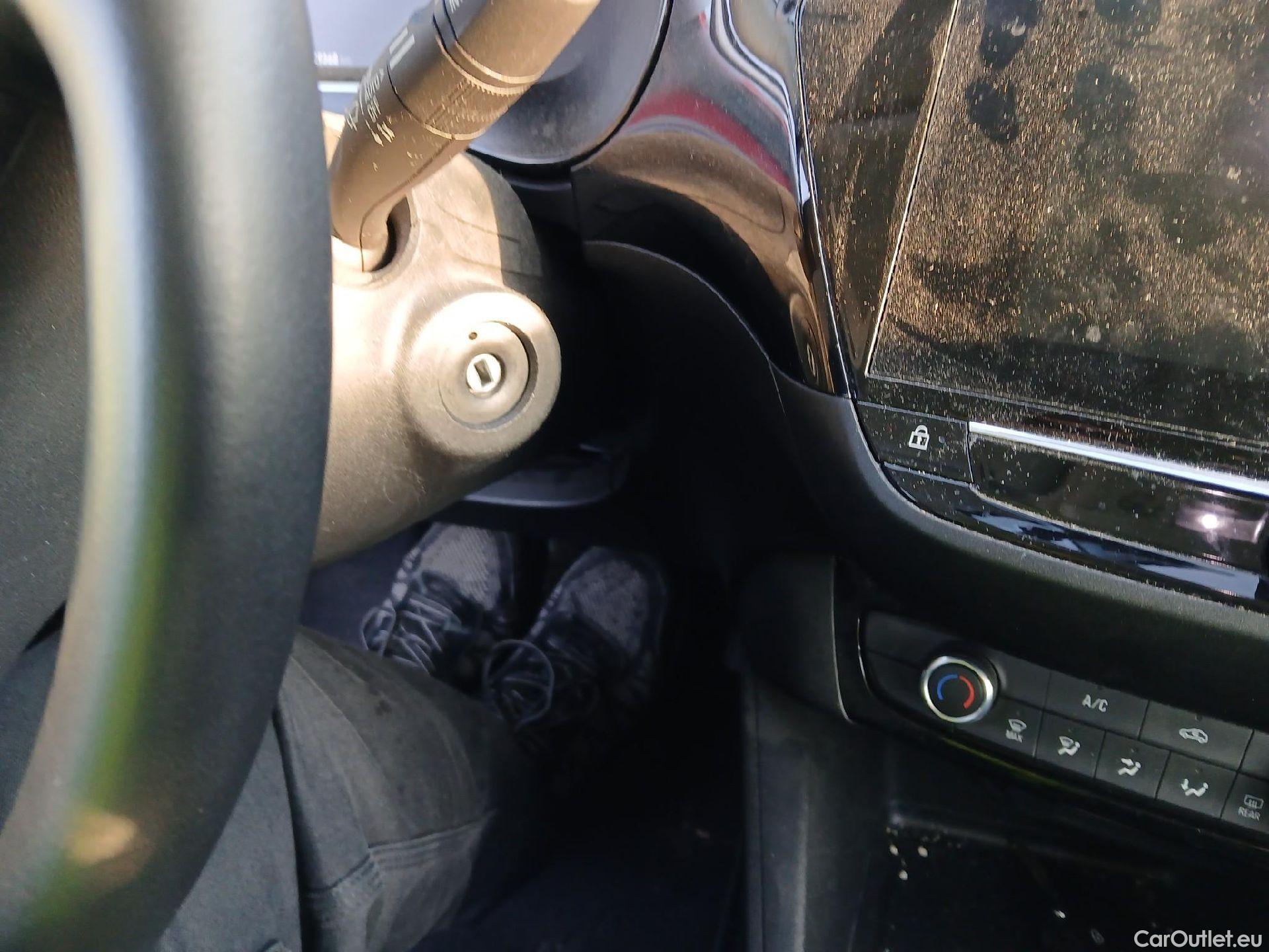  Opel  Corsa OPEL  1.2T XHL 74kW (100CV) Elegance #1