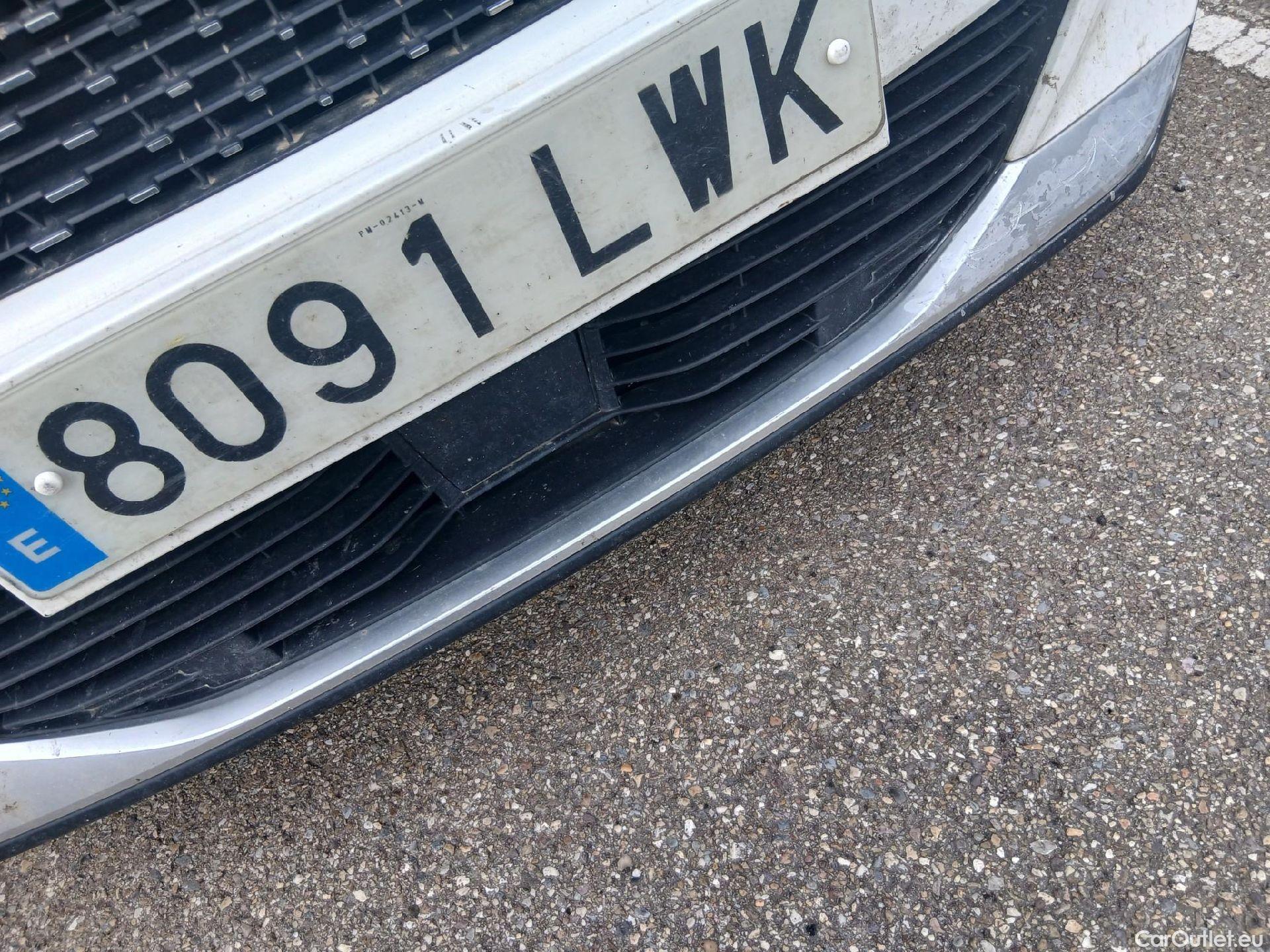  Peugeot  2008 PEUGEOT  / 2019 / 5P / todoterreno Allure BlueHDI 81kW (110CV) #11