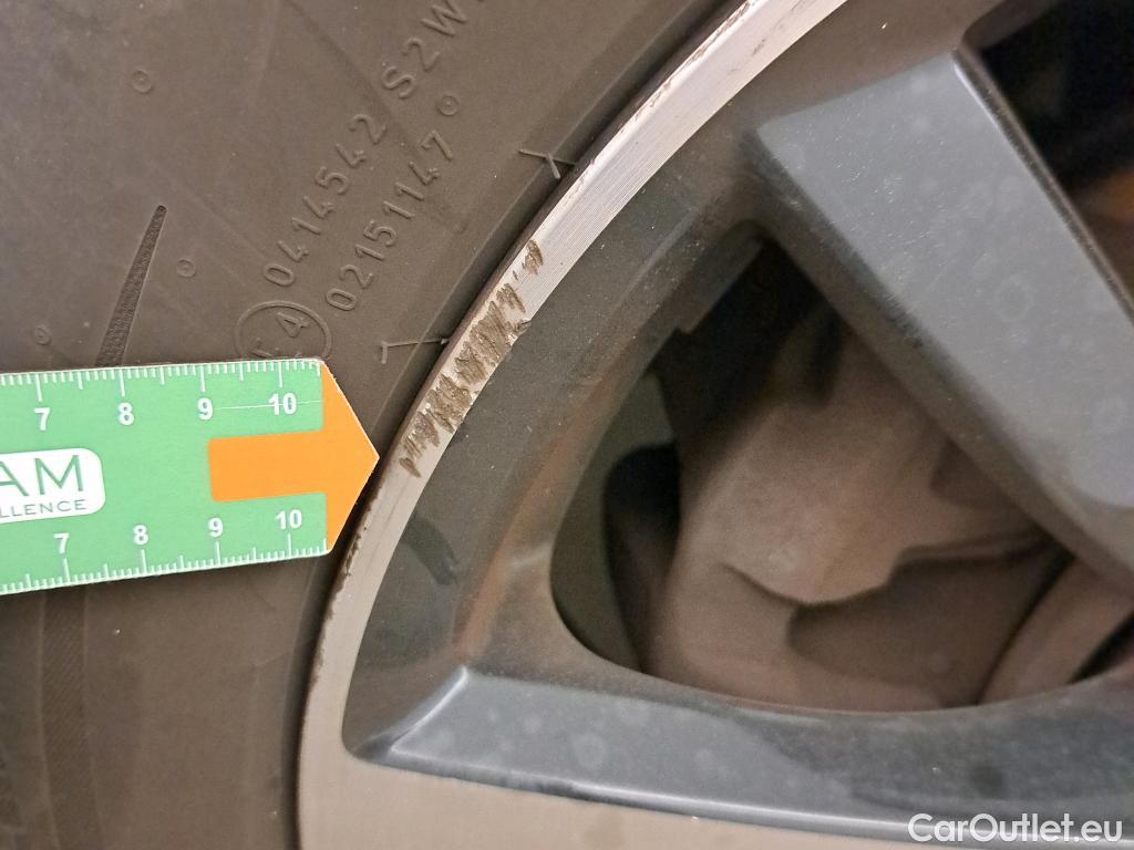  Peugeot  3008 PEUGEOT  / 2020 / 5P / todoterreno 1.5 BlueHDi 96kW S&S GT EAT8 #5