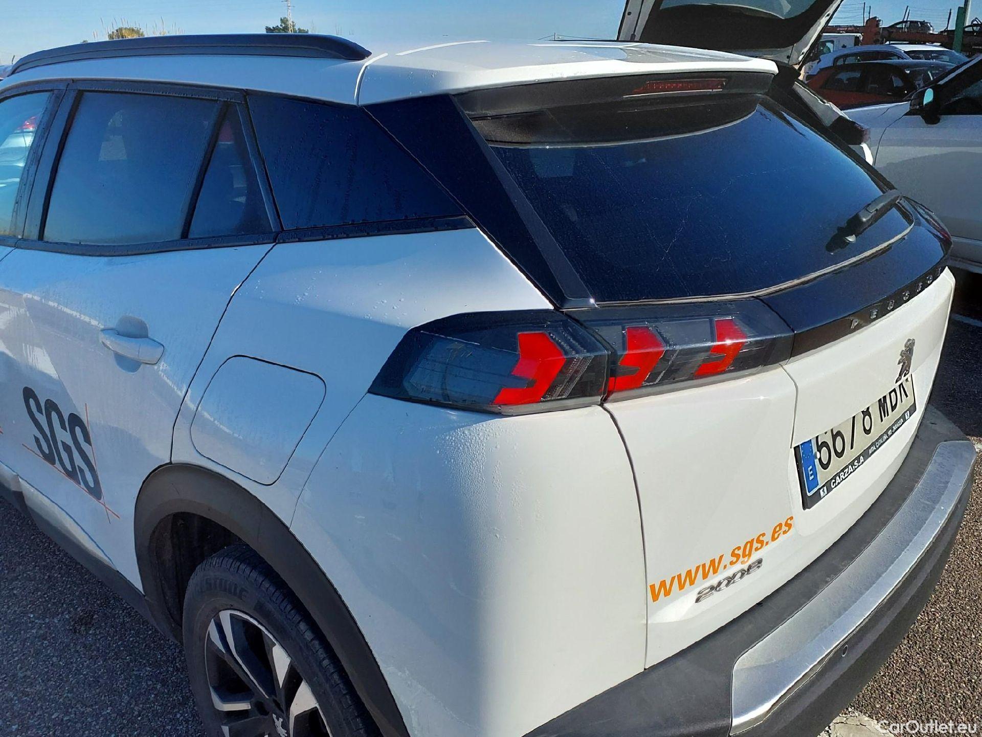  Peugeot  2008 PEUGEOT  / 2019 / 5P / todoterreno Allure BlueHDI 81kW (110CV) #9