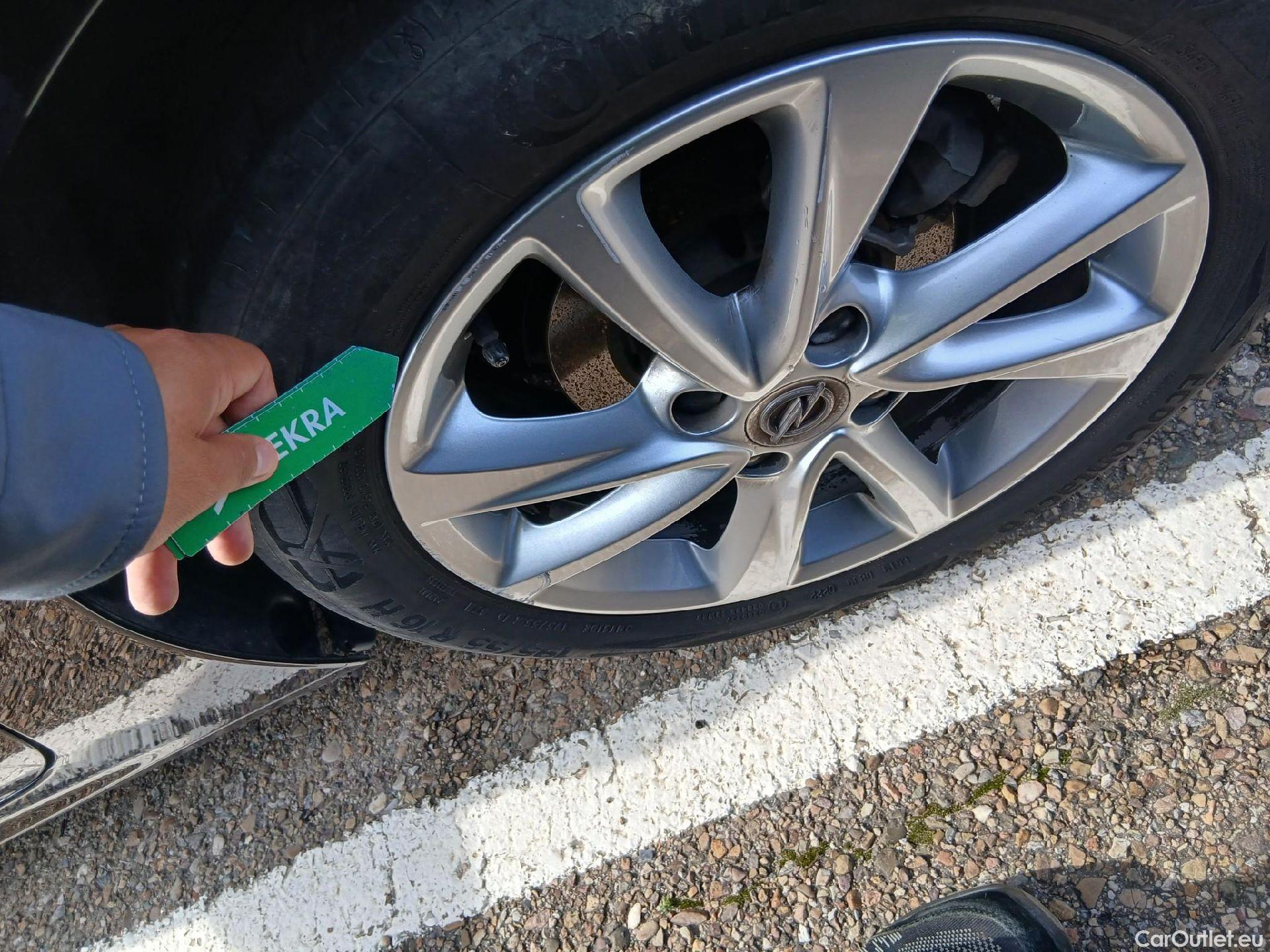  Opel  Corsa OPEL  / 2019 / 5P / berlina con portón 1.2T XHL 74kW (100CV) Elegance Auto #16