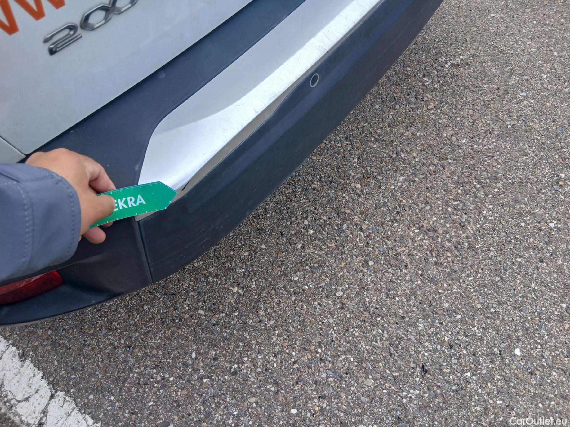  Peugeot  2008 PEUGEOT  / 2019 / 5P / todoterreno Allure BlueHDI 81kW (110CV) #27