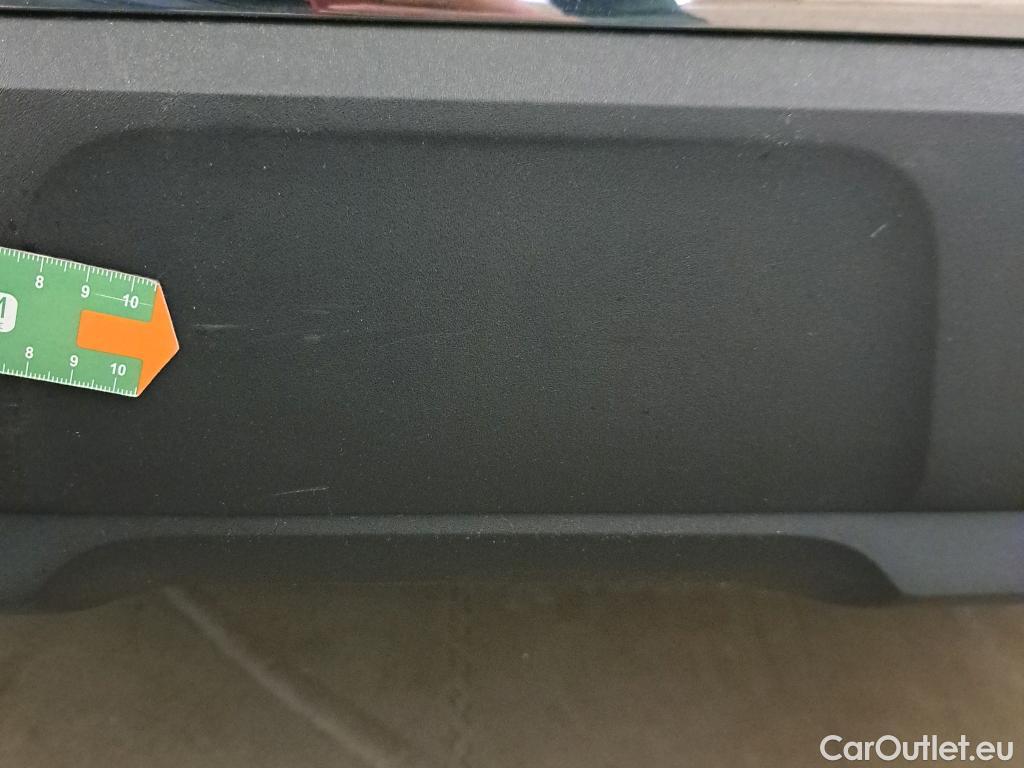  Peugeot  3008 PEUGEOT  / 2020 / 5P / todoterreno 1.5 BlueHDi 96kW S&S GT EAT8 #32